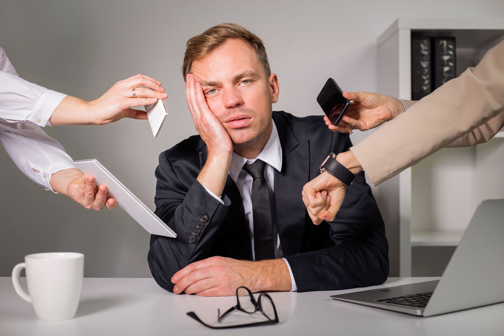 Zu viele Aufgaben, zu viel Stress | Credit: iStock.com/grinvalds