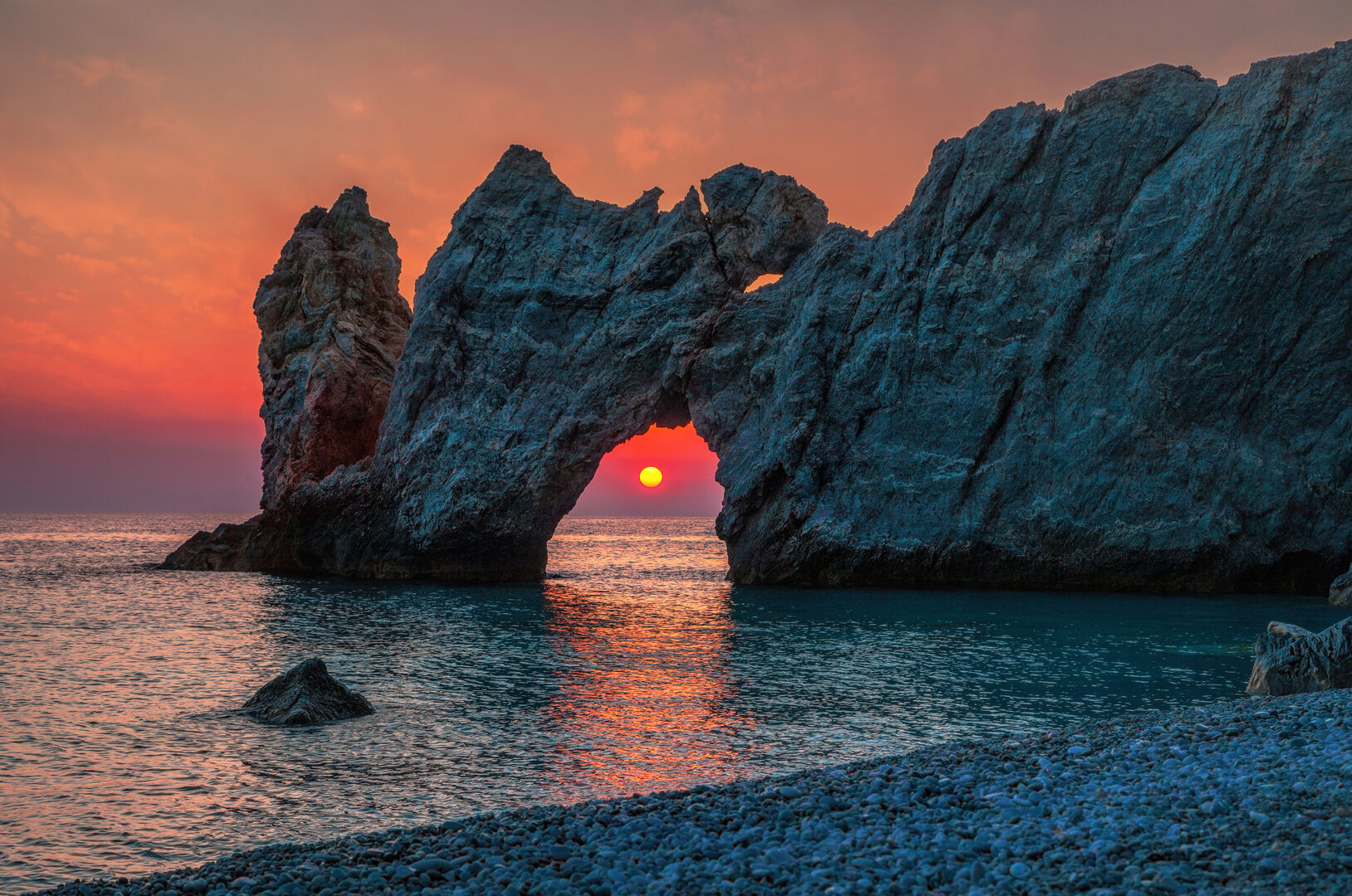 Lalaria Beach auf Skiathos | Credit: iStock.com/ RobertBreitpaul