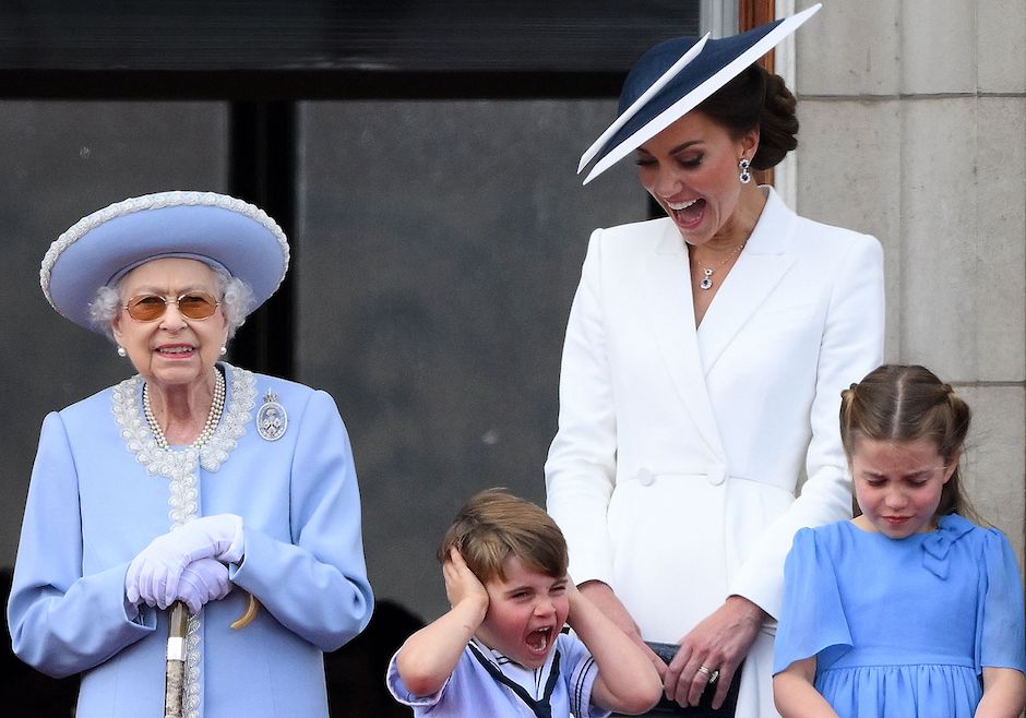 Prinz Louis mit Mama Kate und der Queen I Credit: DANIEL LEAL/AFP/picturedesk.com