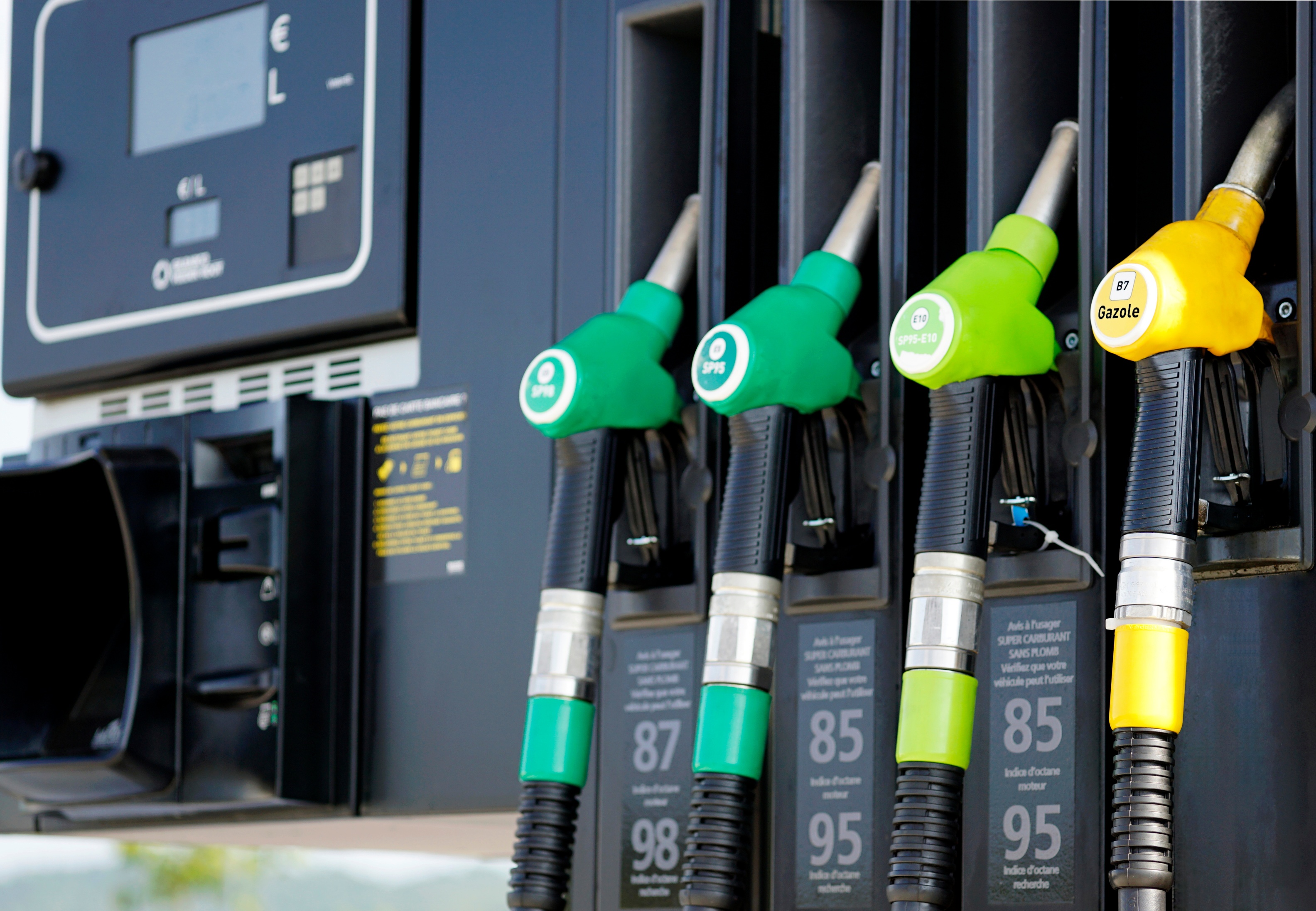 Zapfsäule in Italien | Credit: AdobeStock