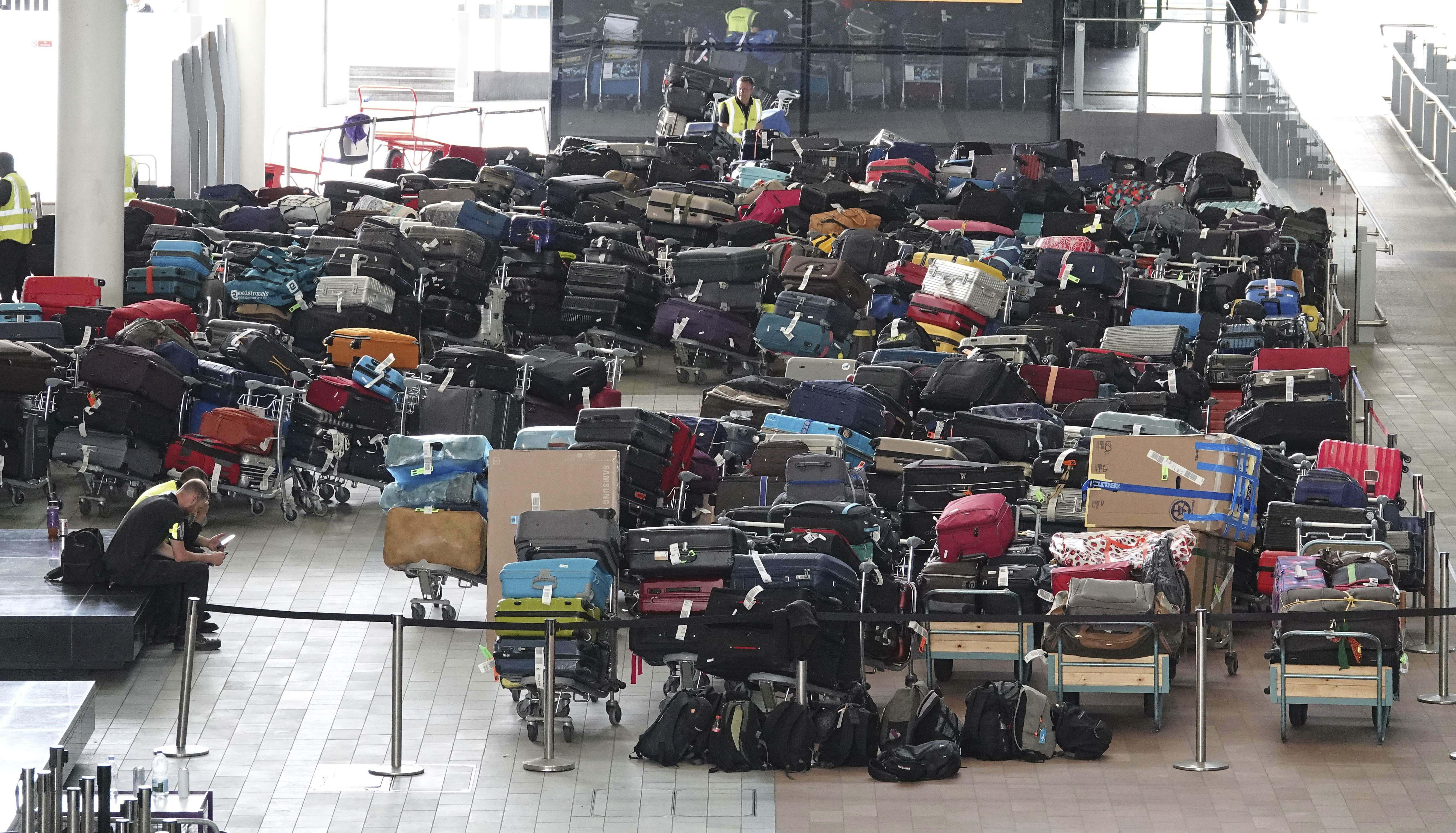 Chaos am Flughafen Heathrow/London | Credit: Craig Hibbert / dpa Picture Alliance / picturedesk.com