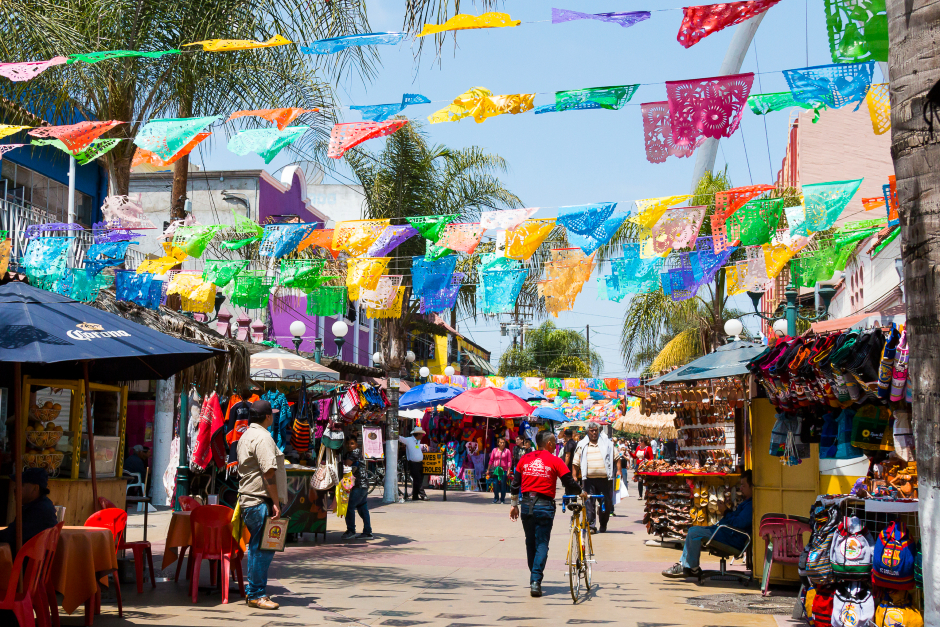 Wochenmarkt in der mexikanischen Stadt Tijuana an einem sonnigen Tag | Credit: iStock.com/Sherry Smith