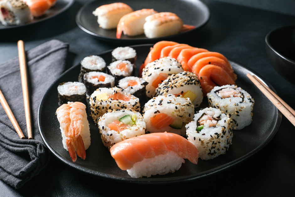 Sushi- und Maki-Platte | Credit: iStock.com/Elena Katkova
