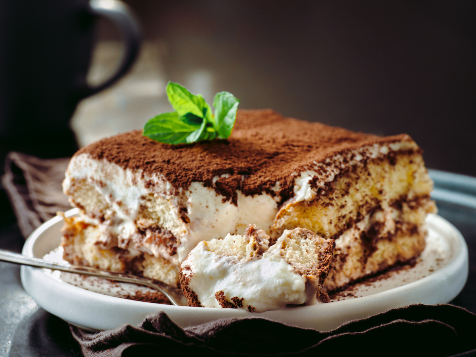 Ein Teller Tiramisu | Credit: iStock.com/Fascinadora