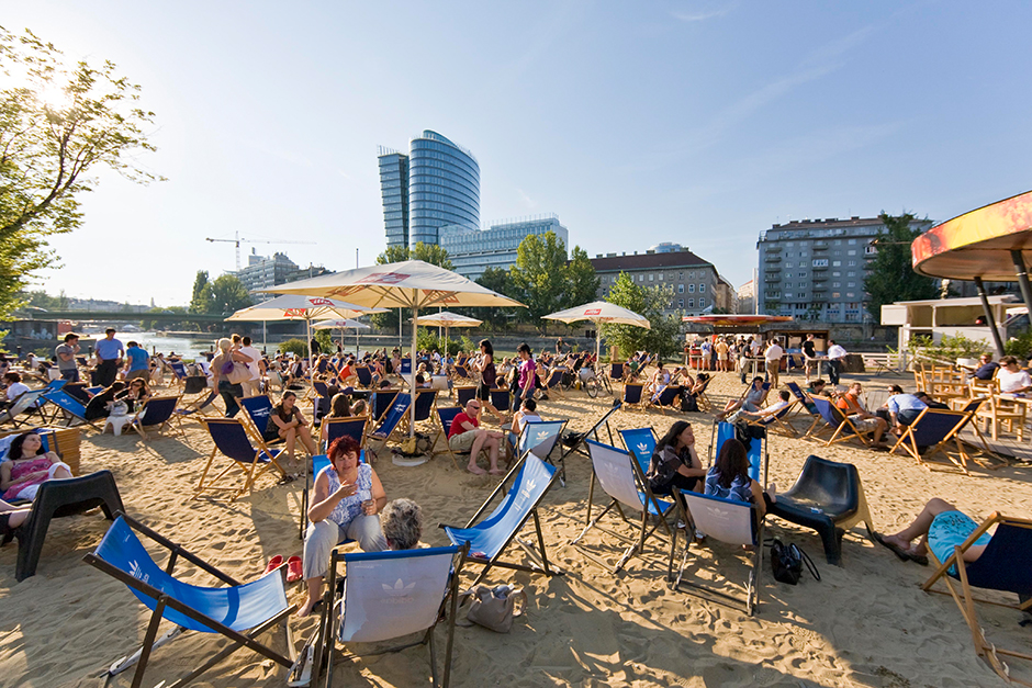 Die gut besuchte Strandbar Hermann | Credit: Franz Pritz / picturedesk.com