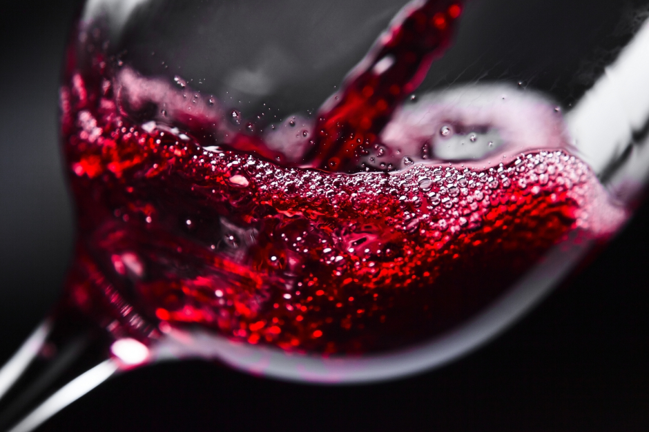 Ein Glas Rotwein | Credit: iStock.com/igorr1