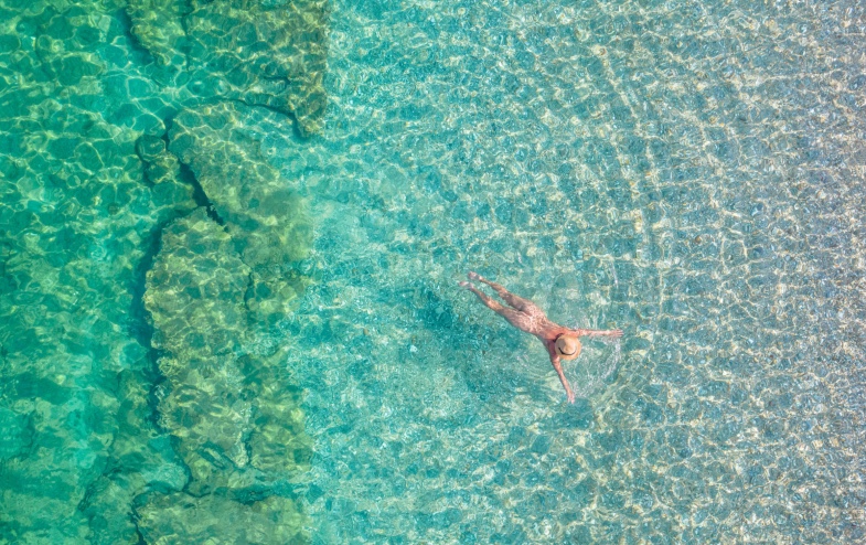 Nackt baden | Credit: iStock.com/FTiare