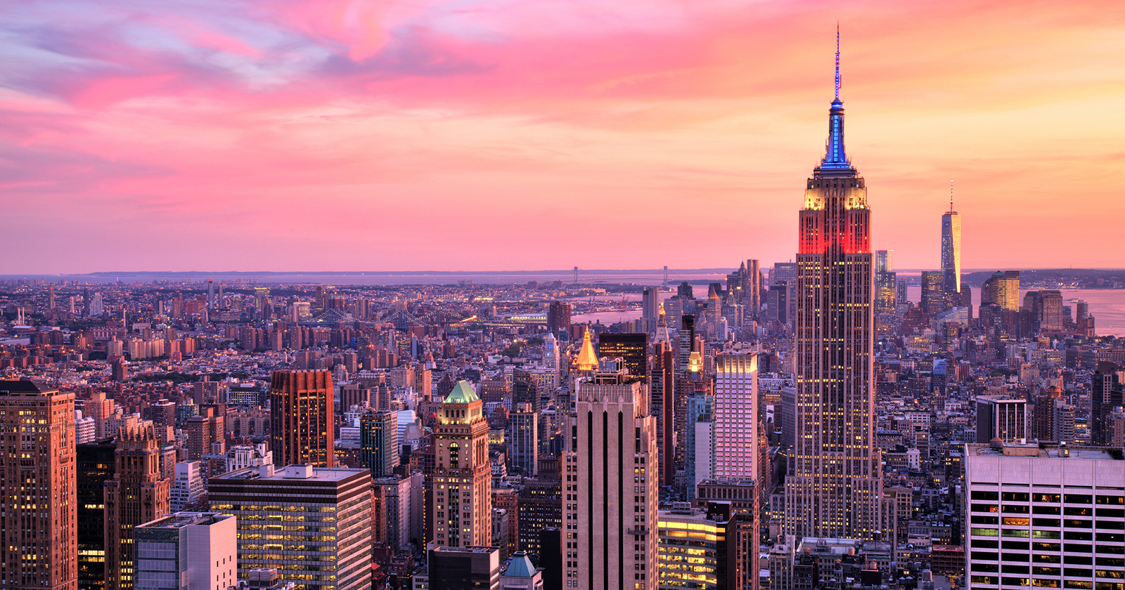 Das Empire State Building in New York in der Dämmerung | Credit: iStock.com/roman_slavik