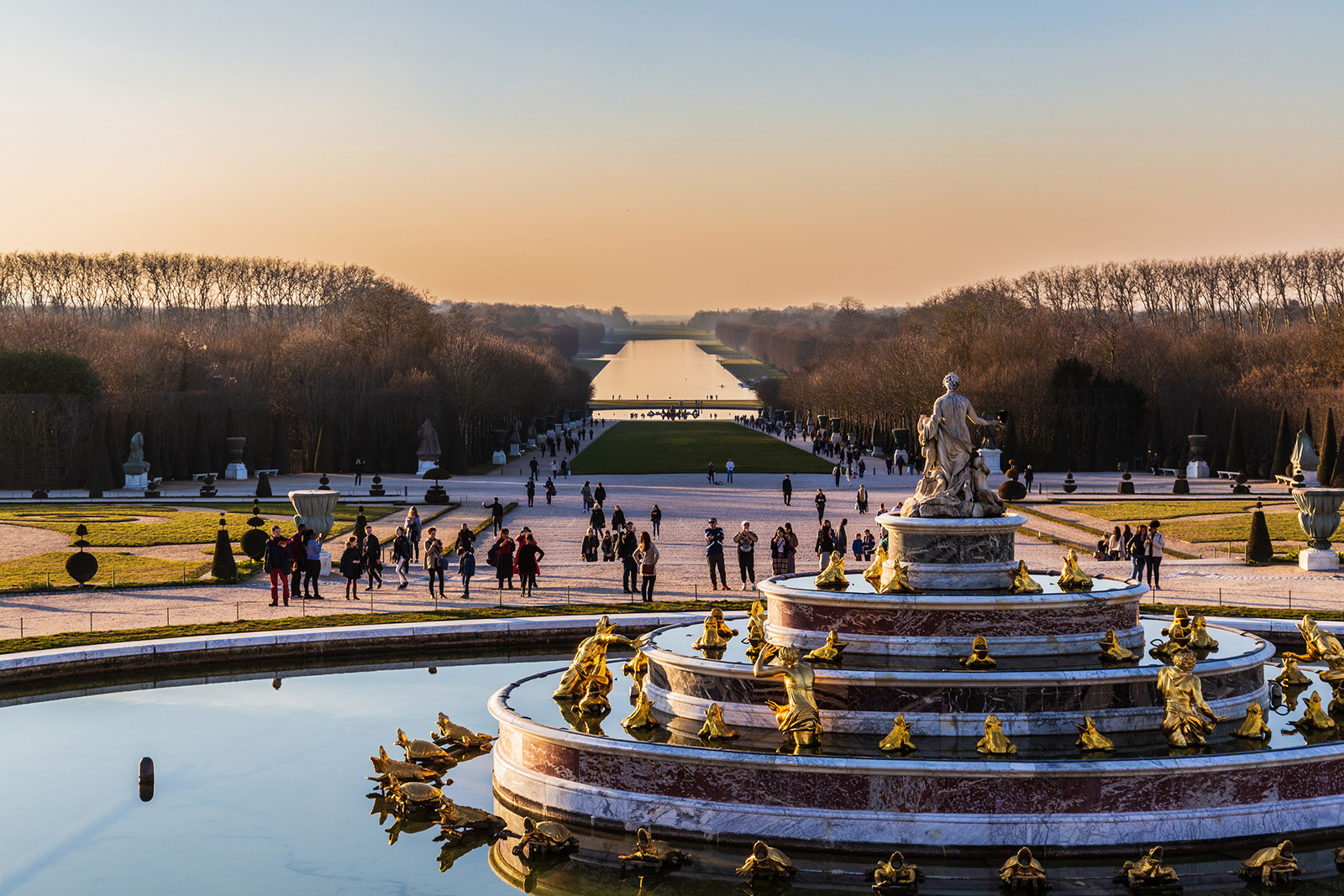 Schloss Versailles in der Dämmerung | Credit: iStock.com/Fabianodp