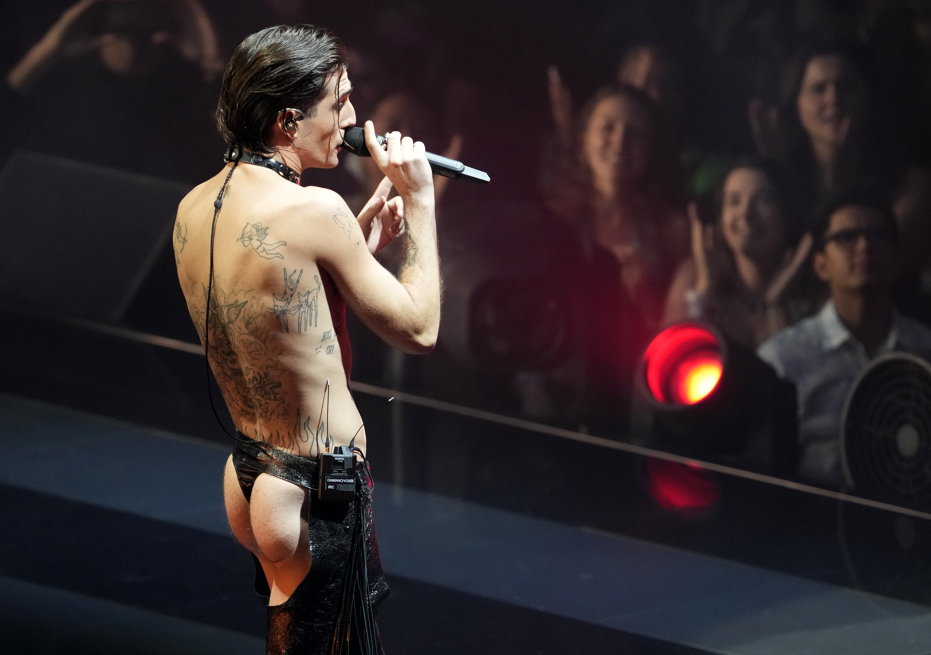 Damiano David und sein nacktes Hinterteil