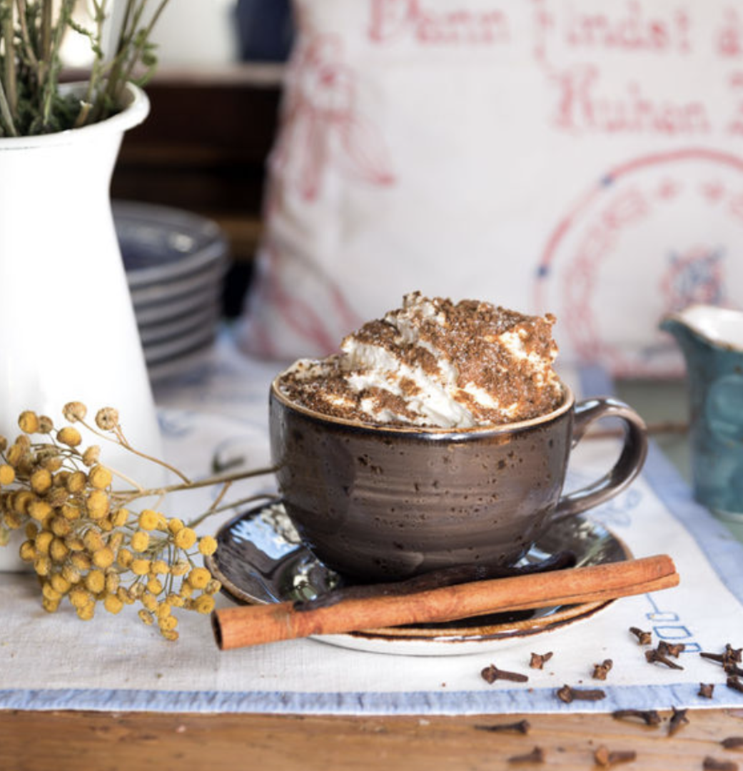 Milchkaffee schön dekoriert
