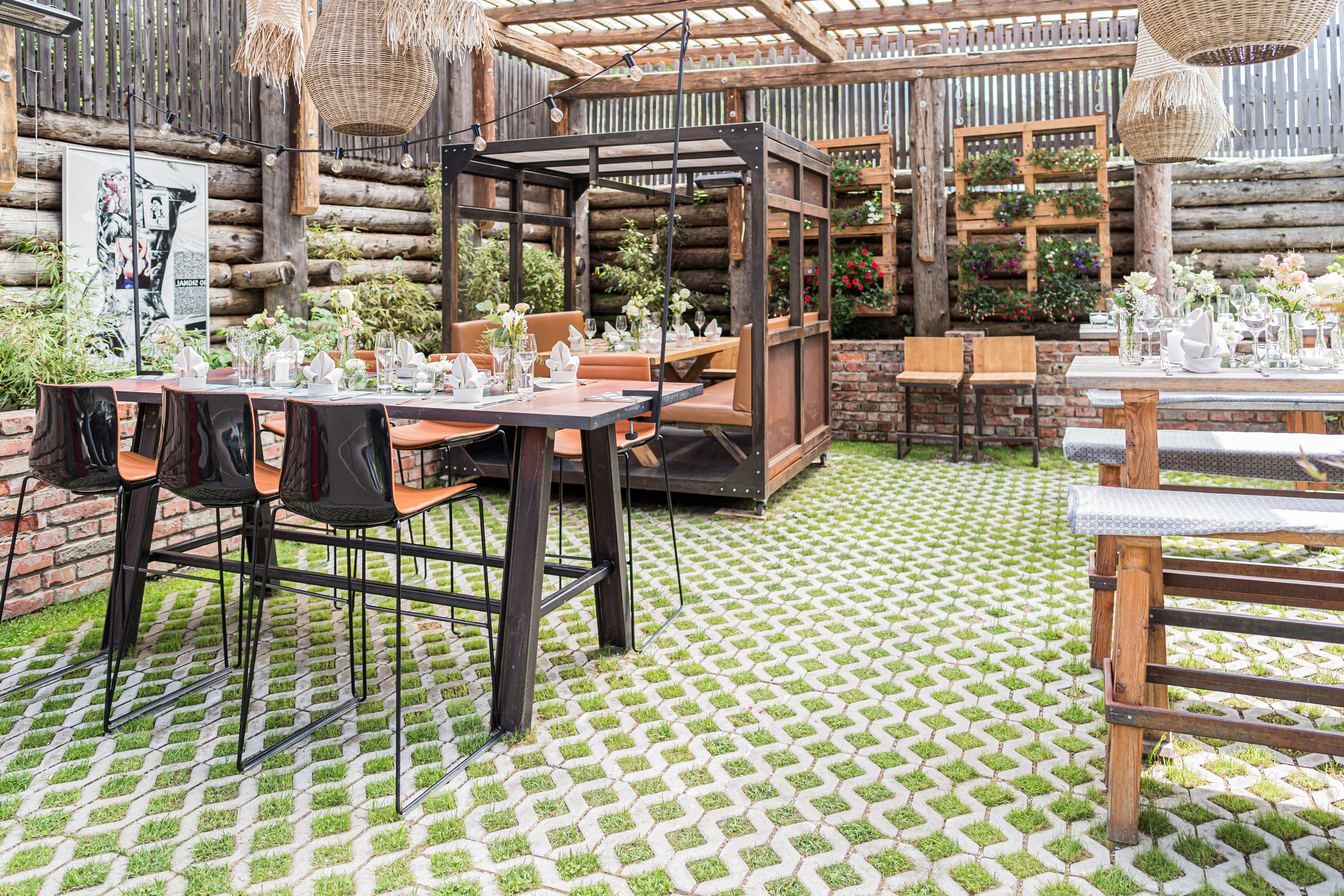 Peakini Farmhaus Terrasse festlich dekoriert.