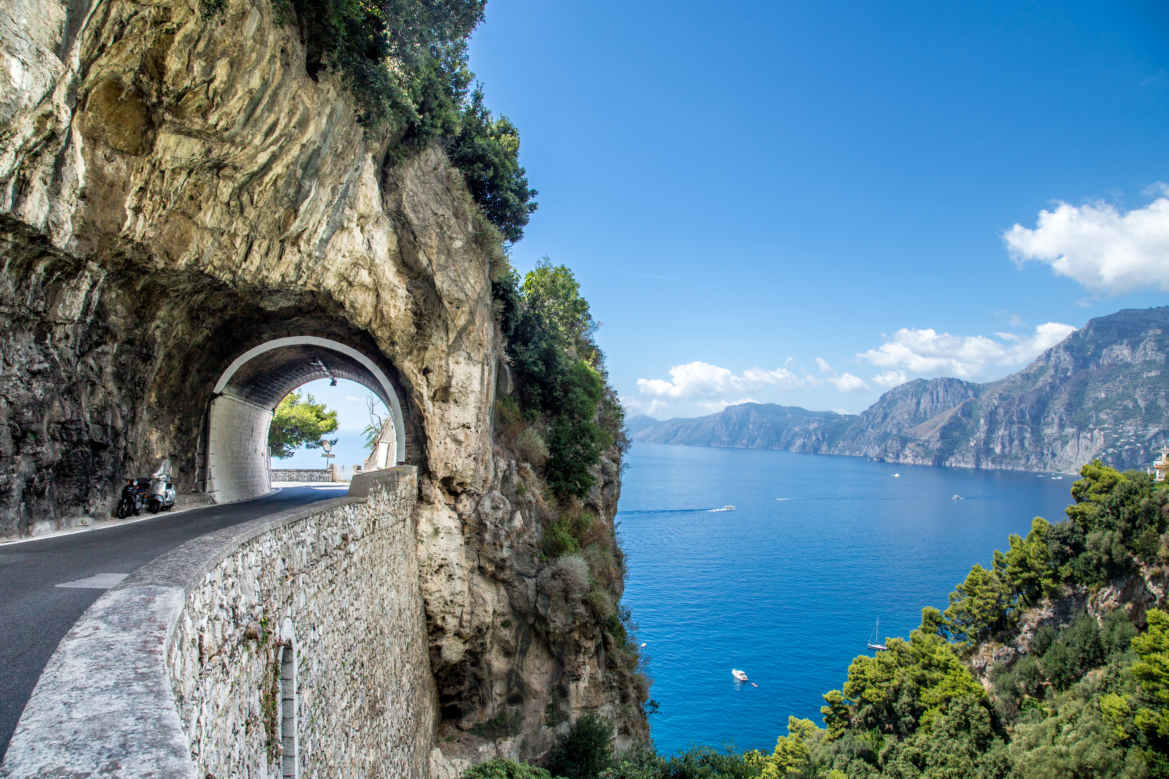 Amalfi-Küste in Italien | Credit: iStock.com/MaRabelo