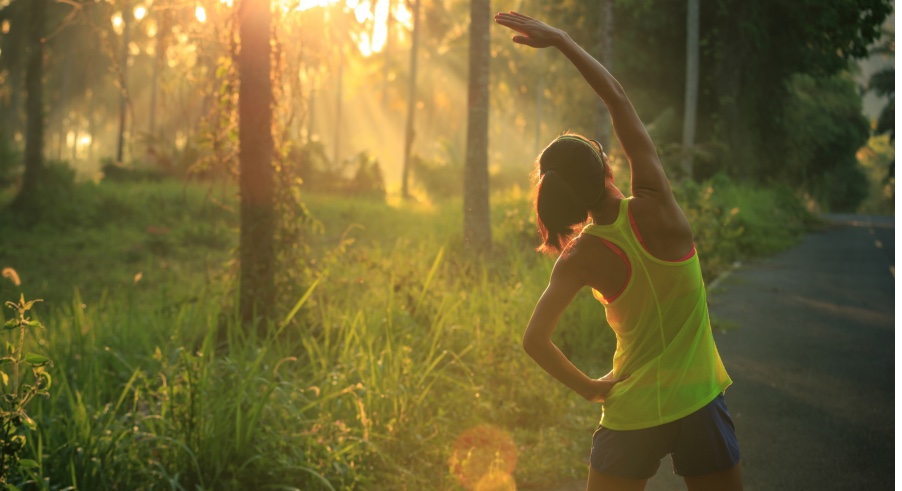 Frau die Sport im Freien macht. | Credit: iStock.com/lzf