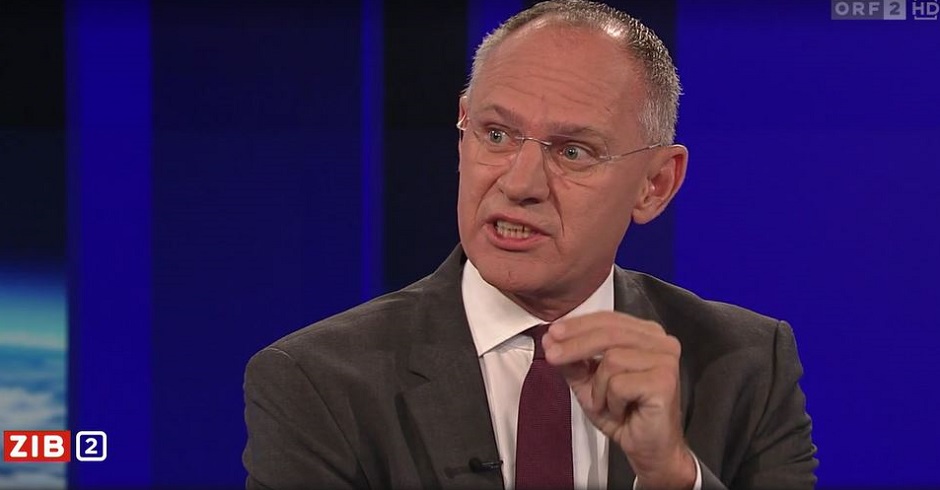 Innenminister Gerhard Karner beim Gespräch im Studio der ZIB2