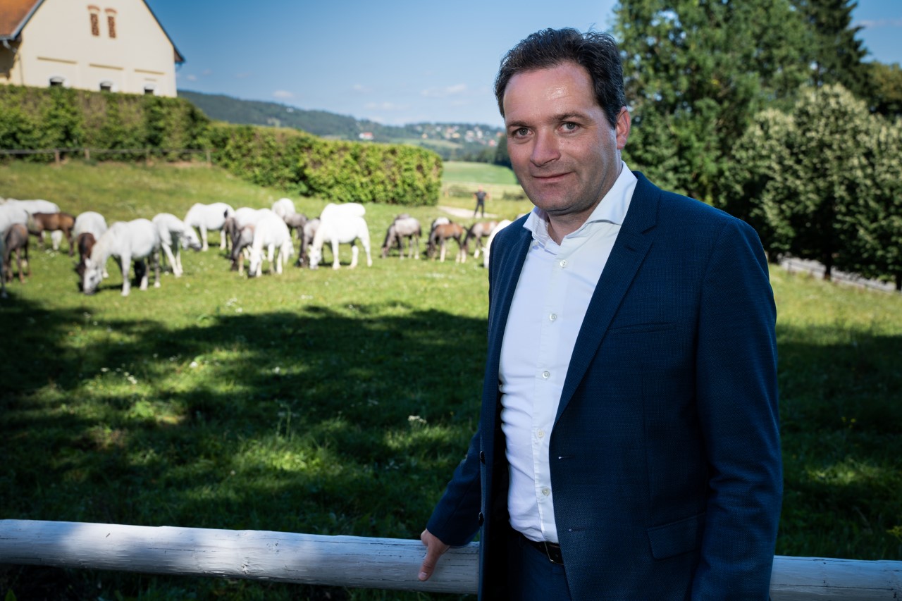 Landwirtschaftsminister Totschnig in Piber