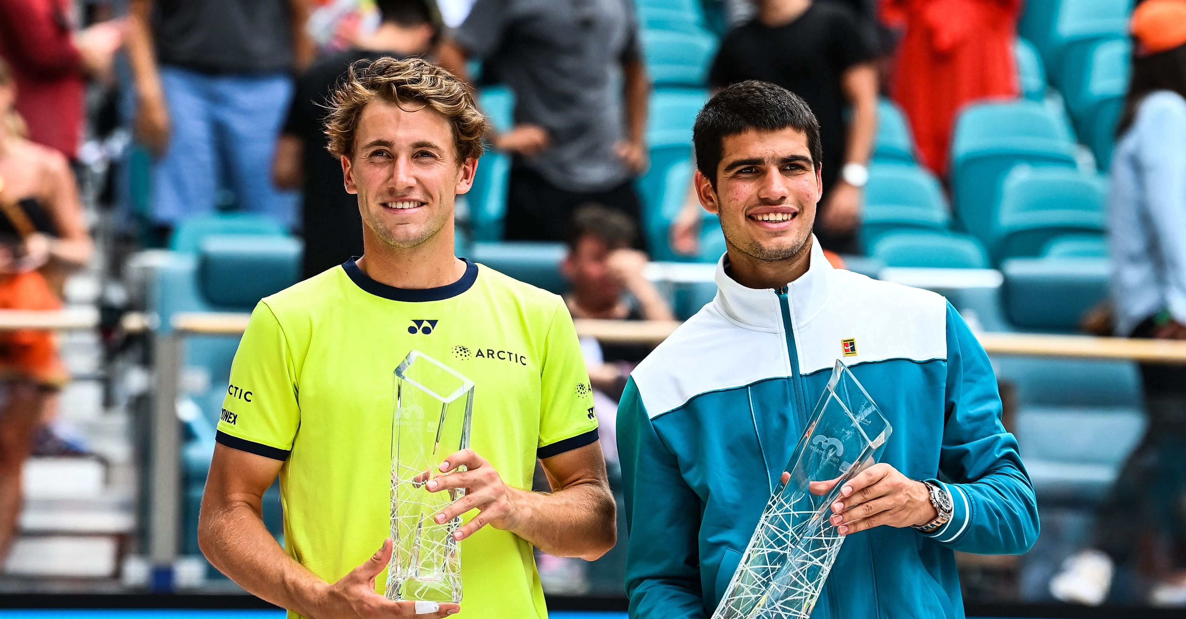 Casper Ruud und Carlos Alcaraz nach ihrem Final-Duell in Miami