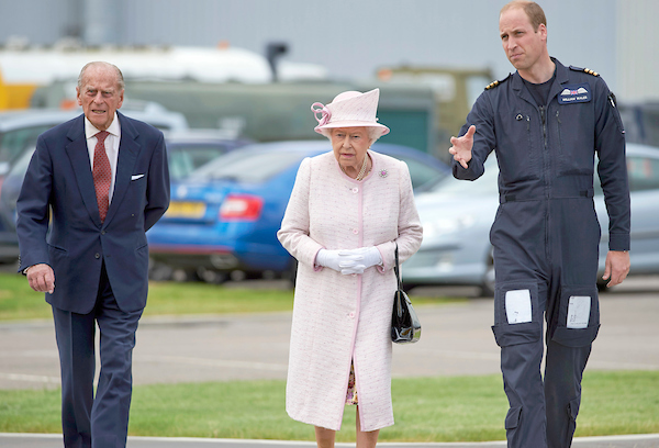 Die Queen mit Prinz Philip und Prinz William