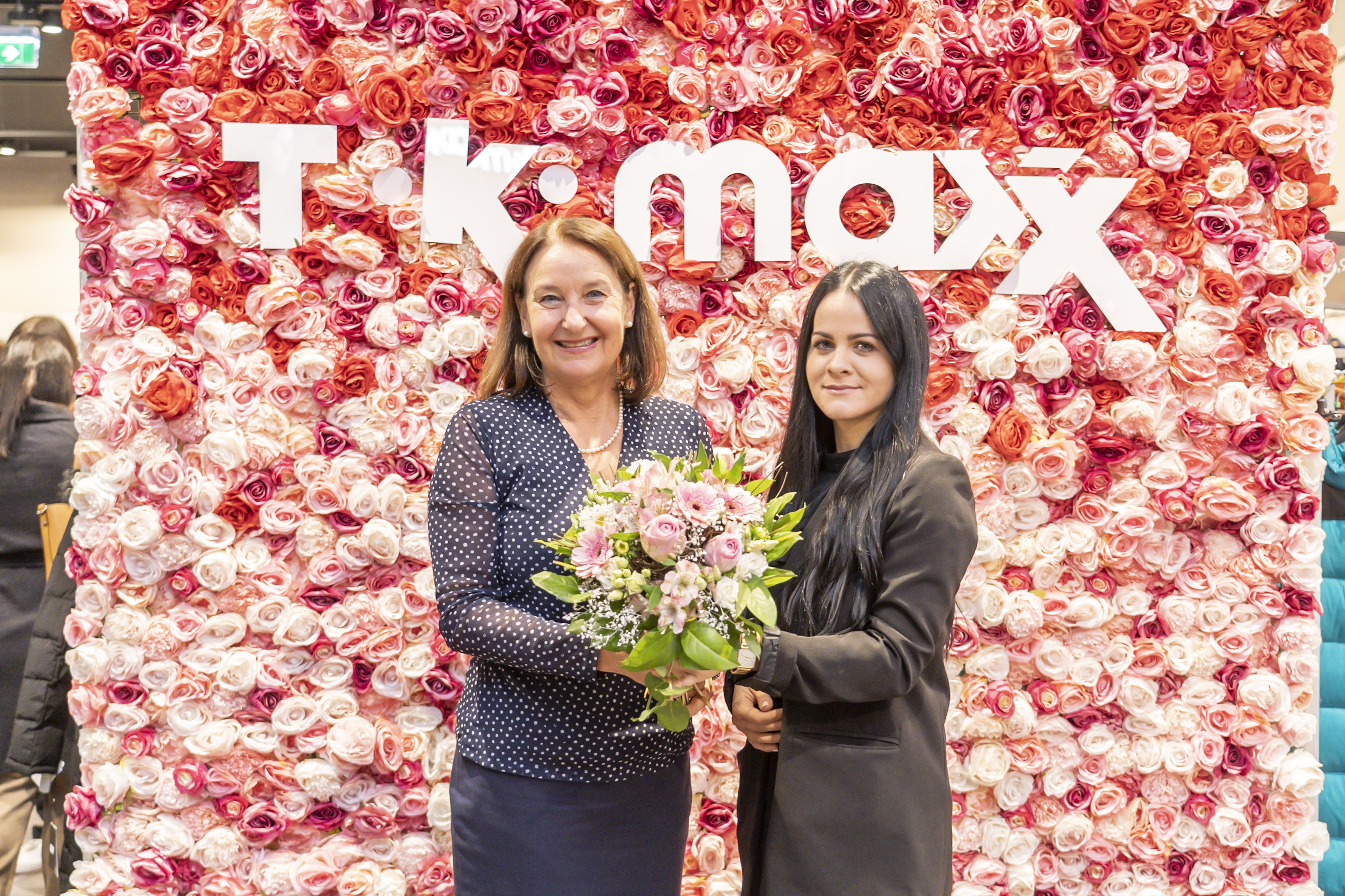 Murpark-Managerin Edith Münzer und Store-Managerin Jasmin Schlag