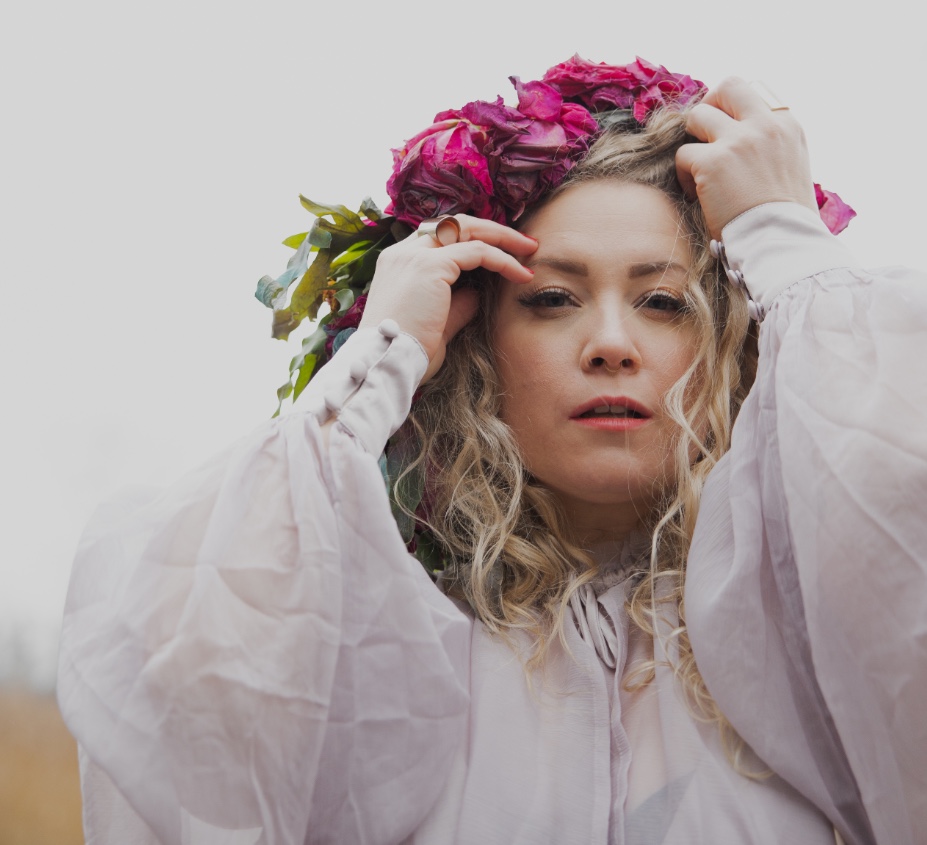 Porträt der Künstlerin Lylit