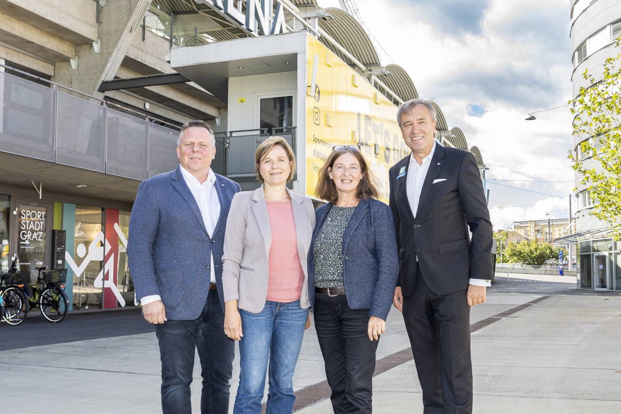 PÖ-Klubobmann Michael Ehmann, Vizebürgermeisterin Judith Schwentner, Bürgermeisterin Elke Kahr und Sturm-Präsident Christian Jauk