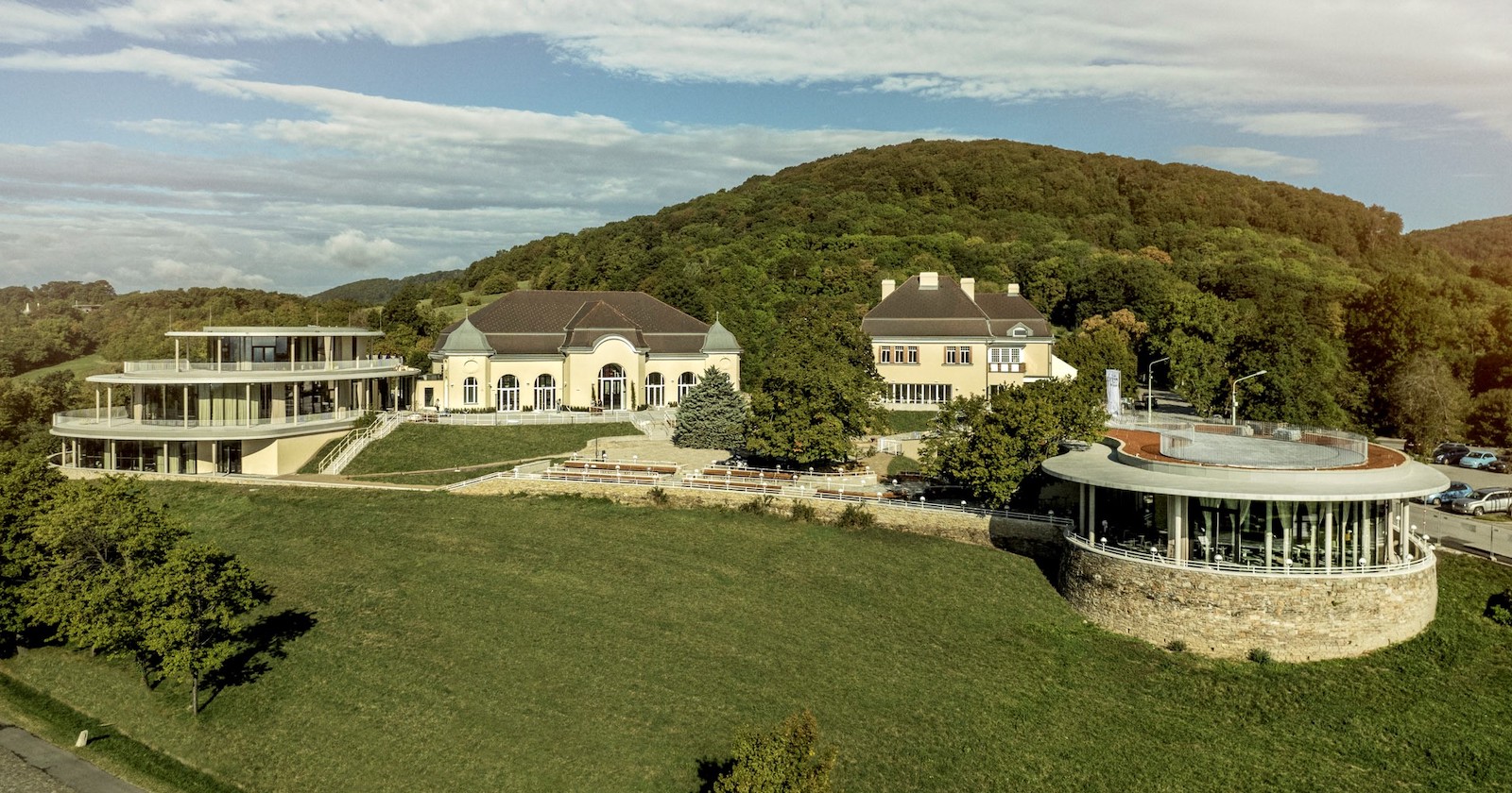 Weitsicht Cobenzl vor dem Wienerwald | Credit: Mato Johannik