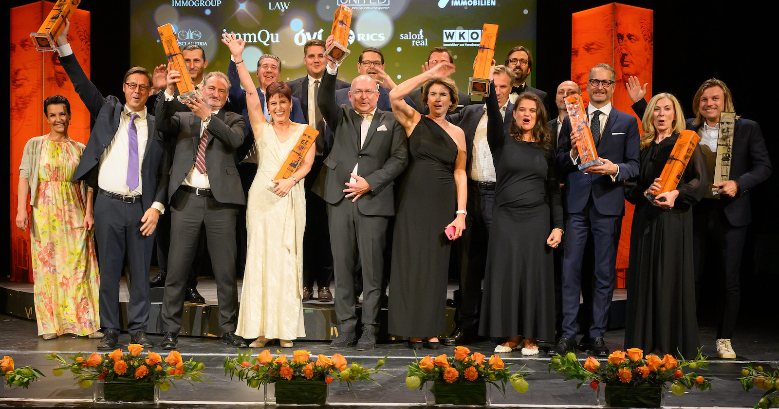 Die Sieger auf der Bühne im Schönbrunner Schlosstheater | Credit: Helmut Tremmel/epmedia Werbeagentur