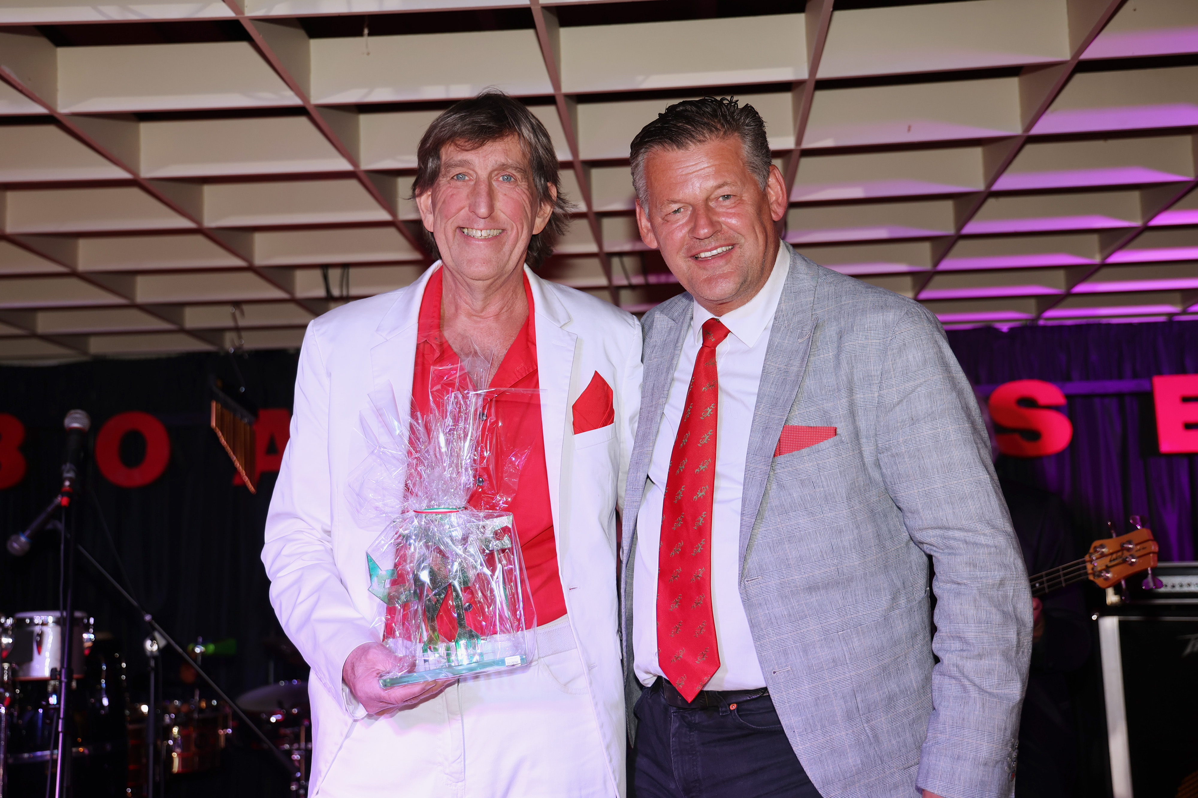 Gert Prix erhält Auszeichnung von Bürgermeister Christian Scheider