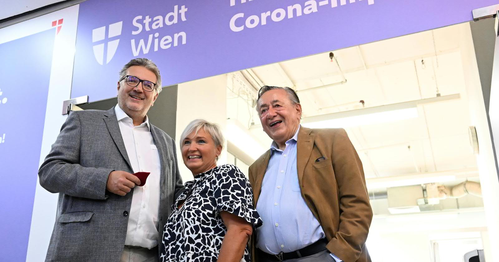 Peter Kacker, Sabine Hofer-Gruber und Richard Lugner | Credit: HELMUT FOHRINGER / APA / picturedesk.com