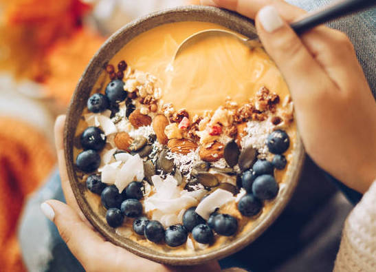 Kürbis-Smoothie-Bowl