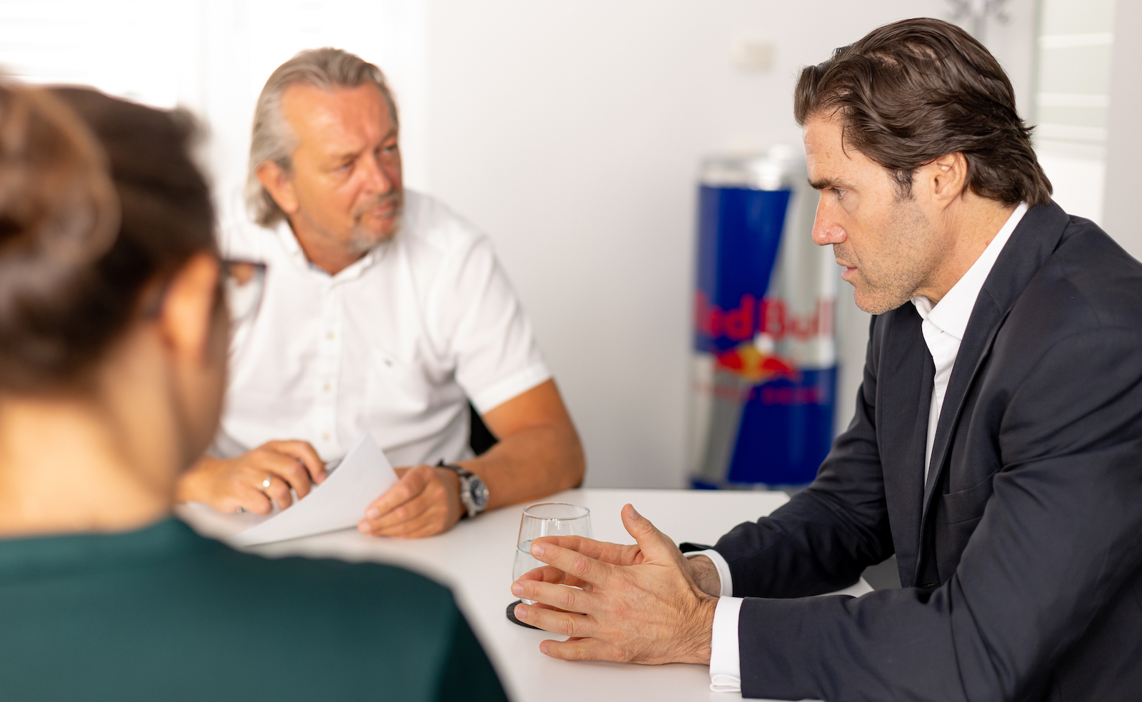 Interview-Situation: Tassilo Wallentin im Profil.