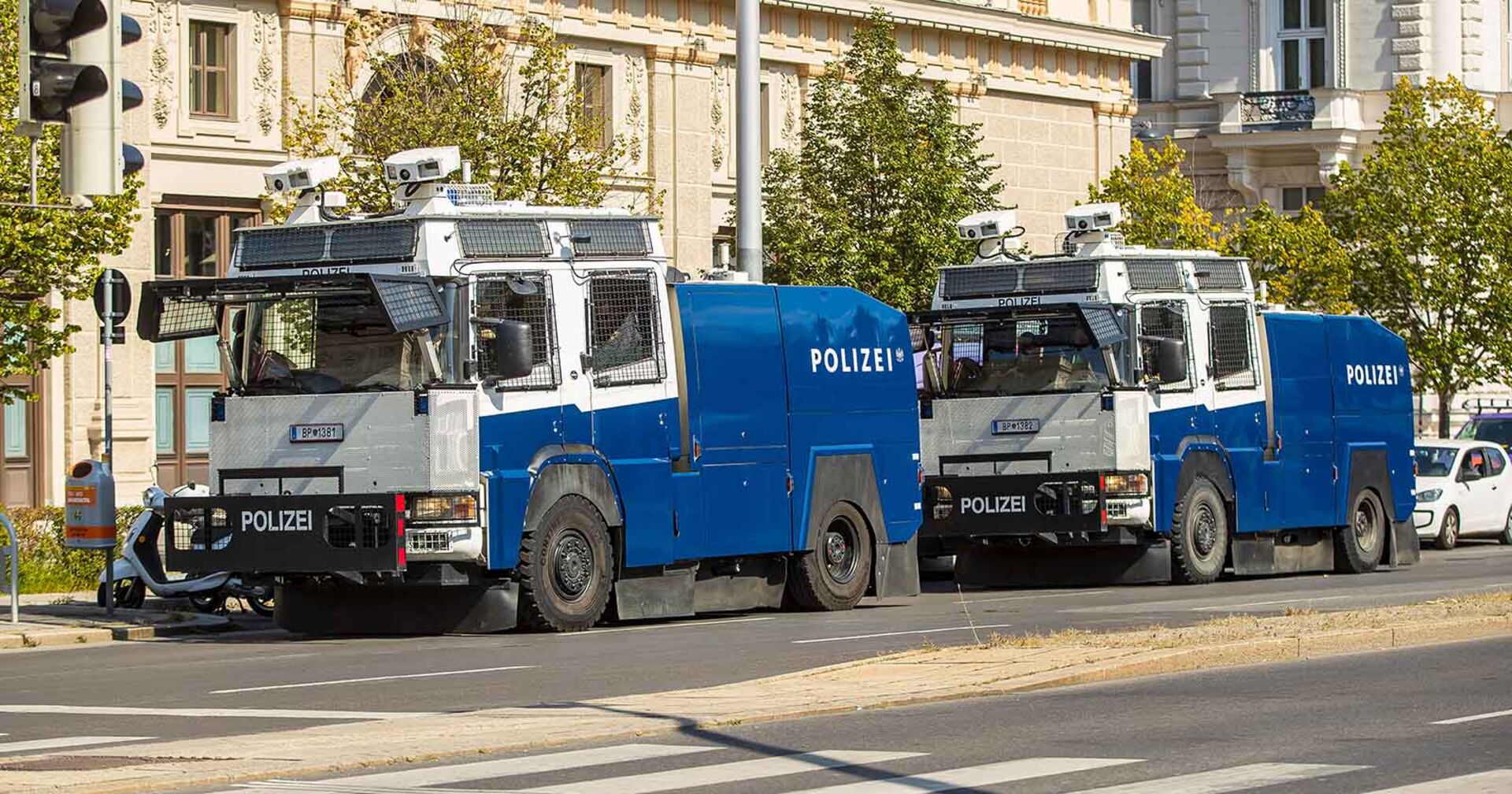 Wasserwerfer der Polizei