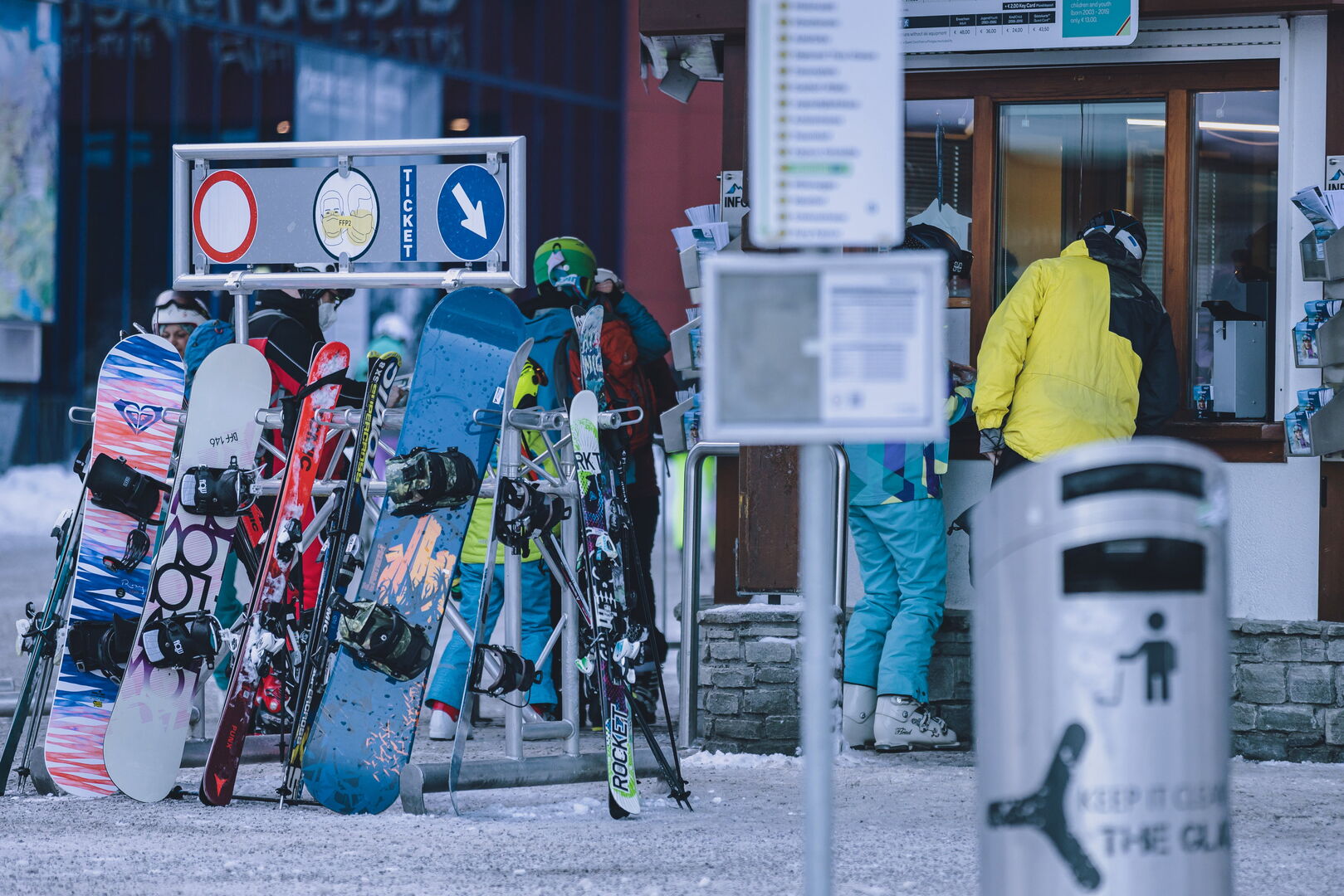 Skiticket-Kasse in einem Skigebiet. | Credit: Stefanie Oberhauser / EXPA / picturedesk.com