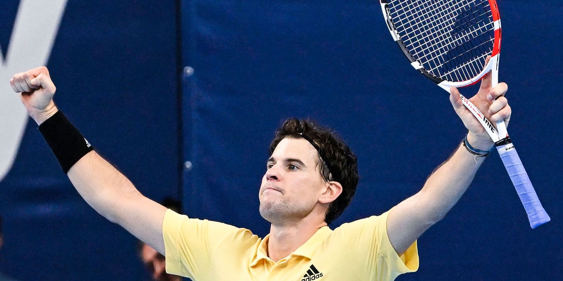 Tennis-Spieler Dominic Thiem jubelt über den Halbfinal-Einzug in Antwerpen