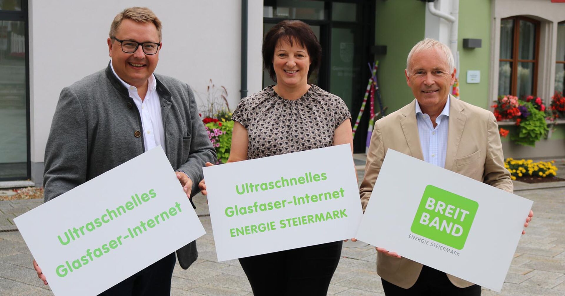 Martin Graf (Energie Steiermark), Bürgermeisterin Anita Feiner und Christian Purrer (Energie Steiermark)