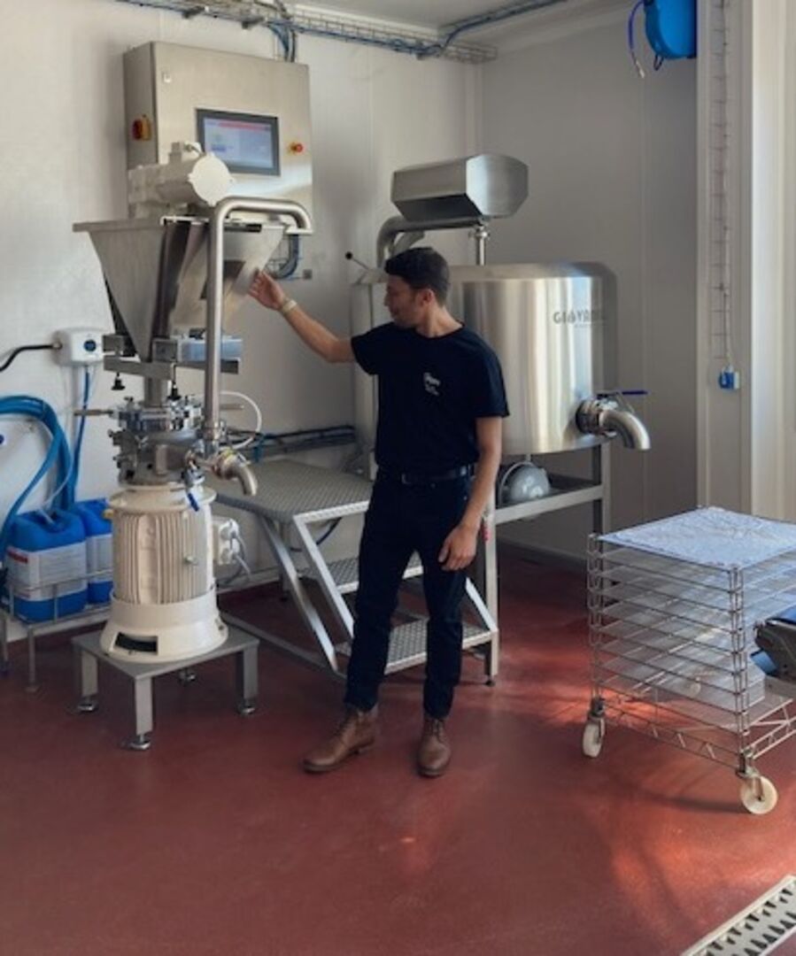 Anderson Santos erklärte die Herstellung des Cashewberts