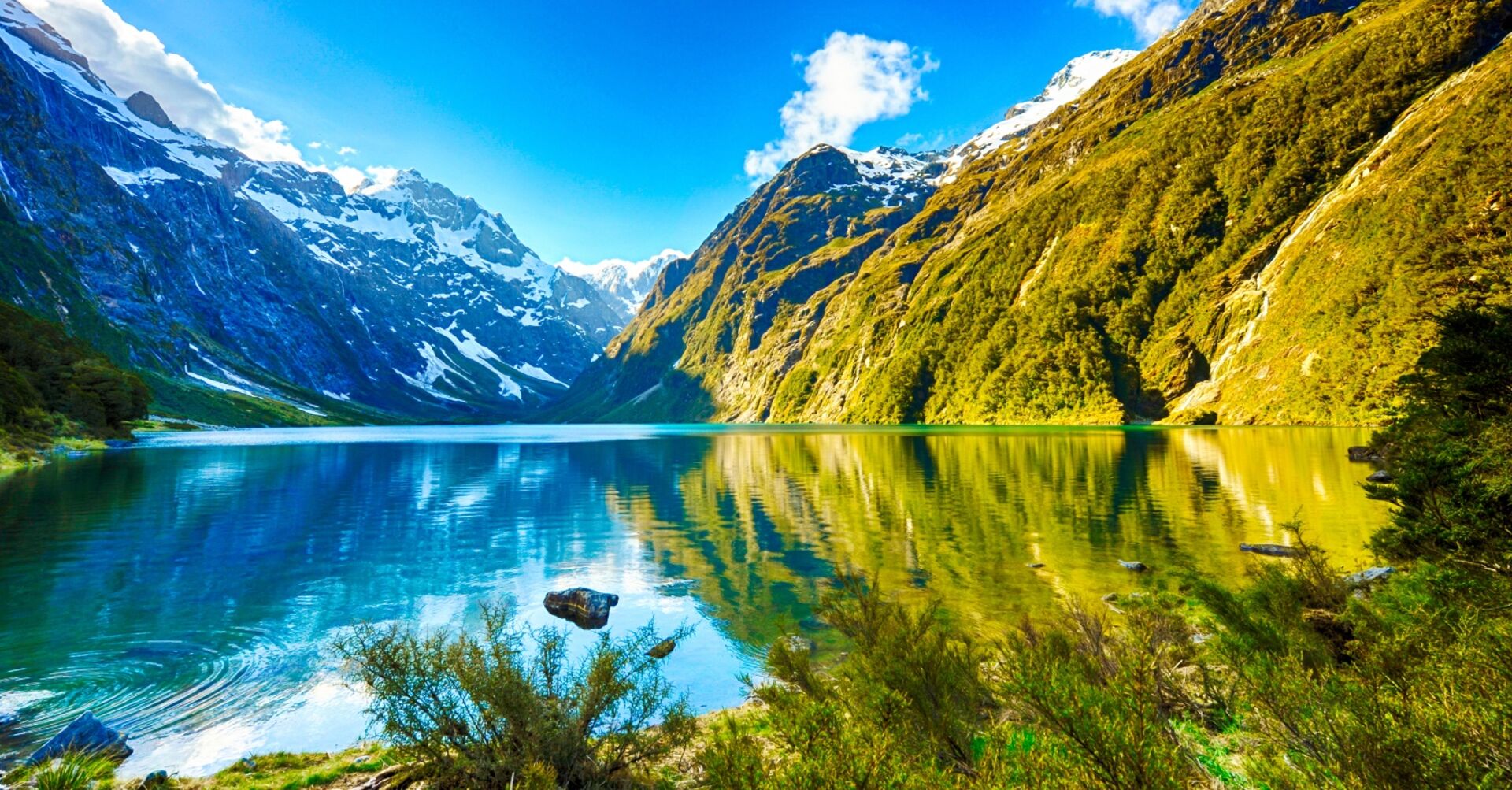 See und Berge in Neuseeland | Credit: iStock.com/Fyletto