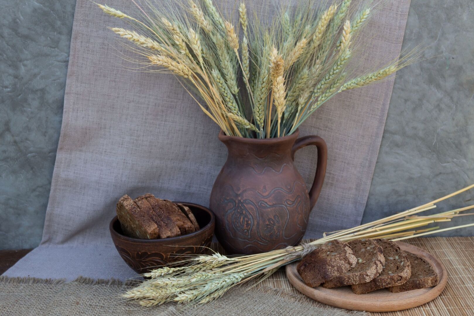 Getreideähren stecken in einer Vase | Credit: iStock.com/Olha Mocharska