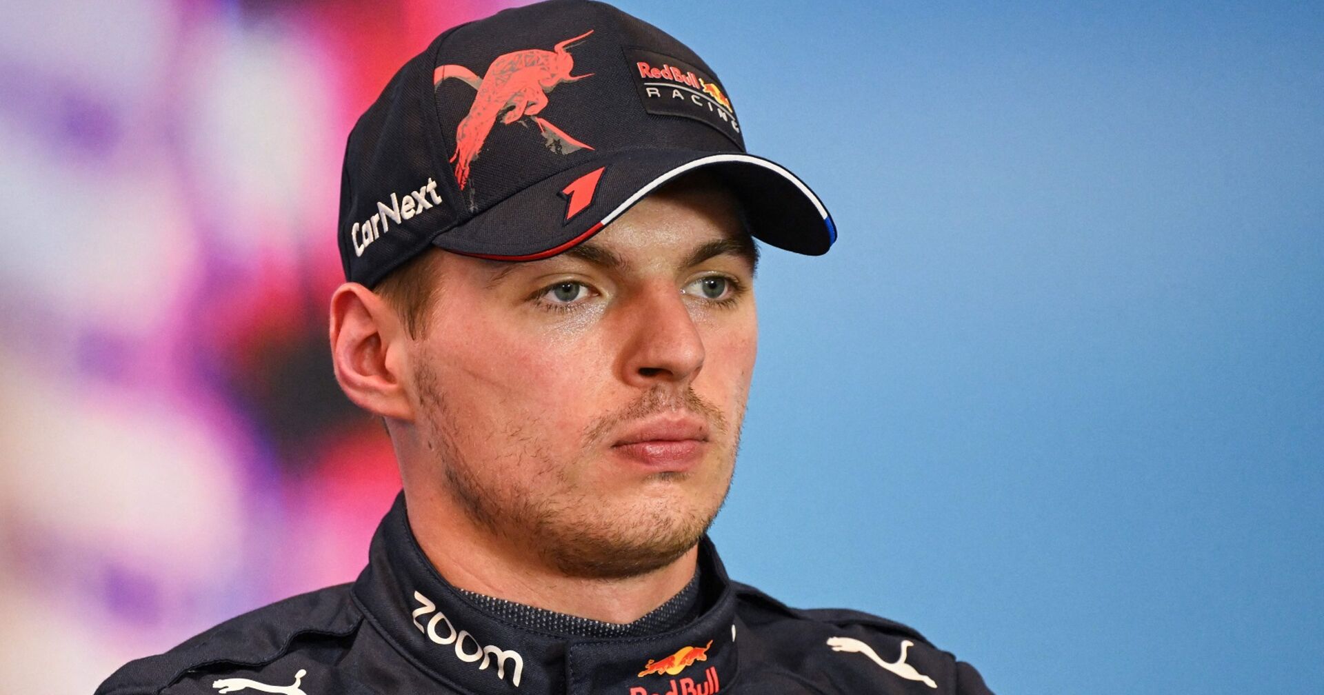 Max Verstappen bei einer Pressekonferenz kurz nach dem Qualifying in Austin.