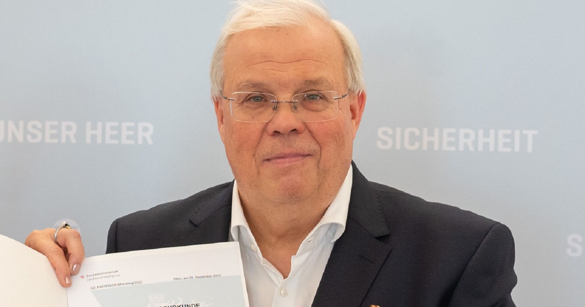 Porträtfoto von Christian Wehrschütz bei der Übergabe der Auszeichnung