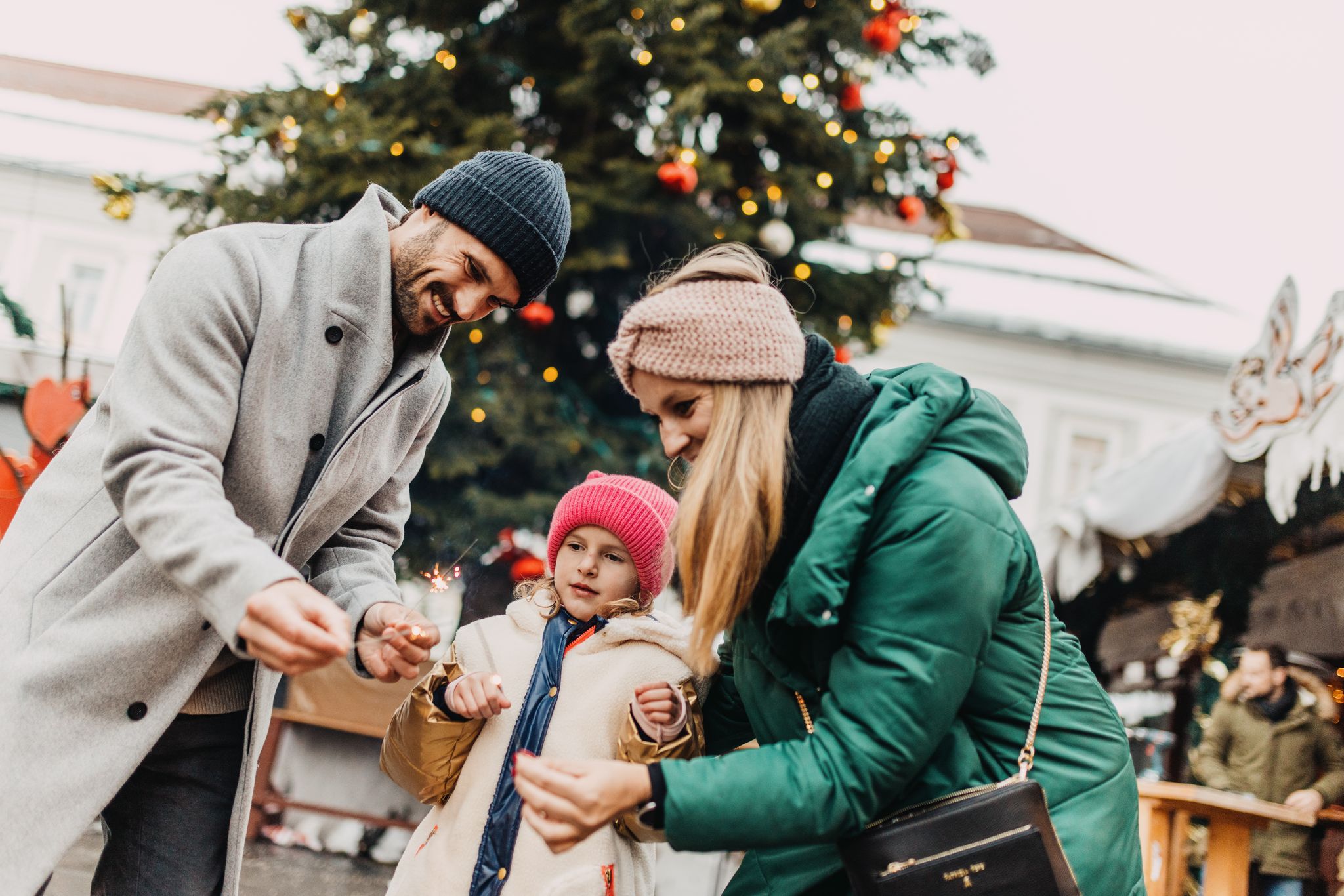 Familie am Christkindlmarkt Klagenfurt