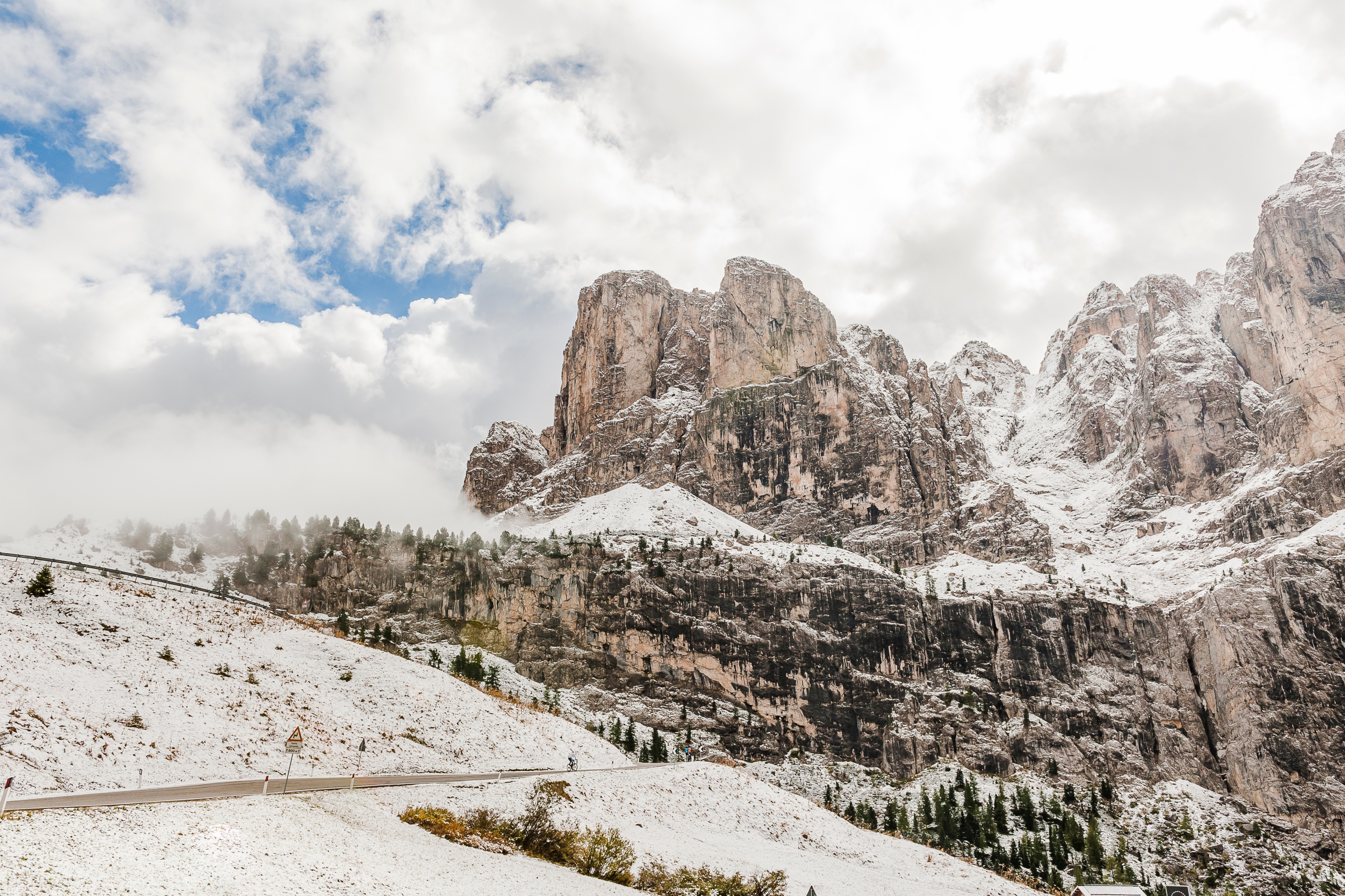 Grödner Joch, unterwegs auf der &quot;Großen Dolomitenstraße&quot;. Credit: Adobe Stock