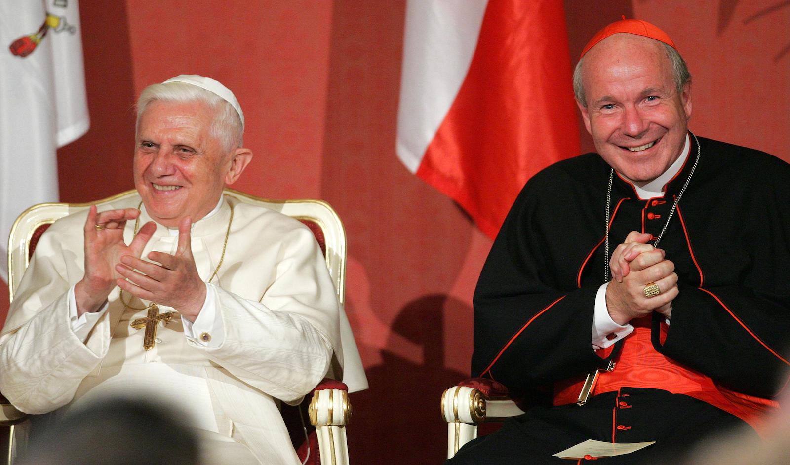 Papst Benedikt XVI und Kardinal Christoph Schönborn | Credit: Helmut Fohringer / APA / picturedesk.com