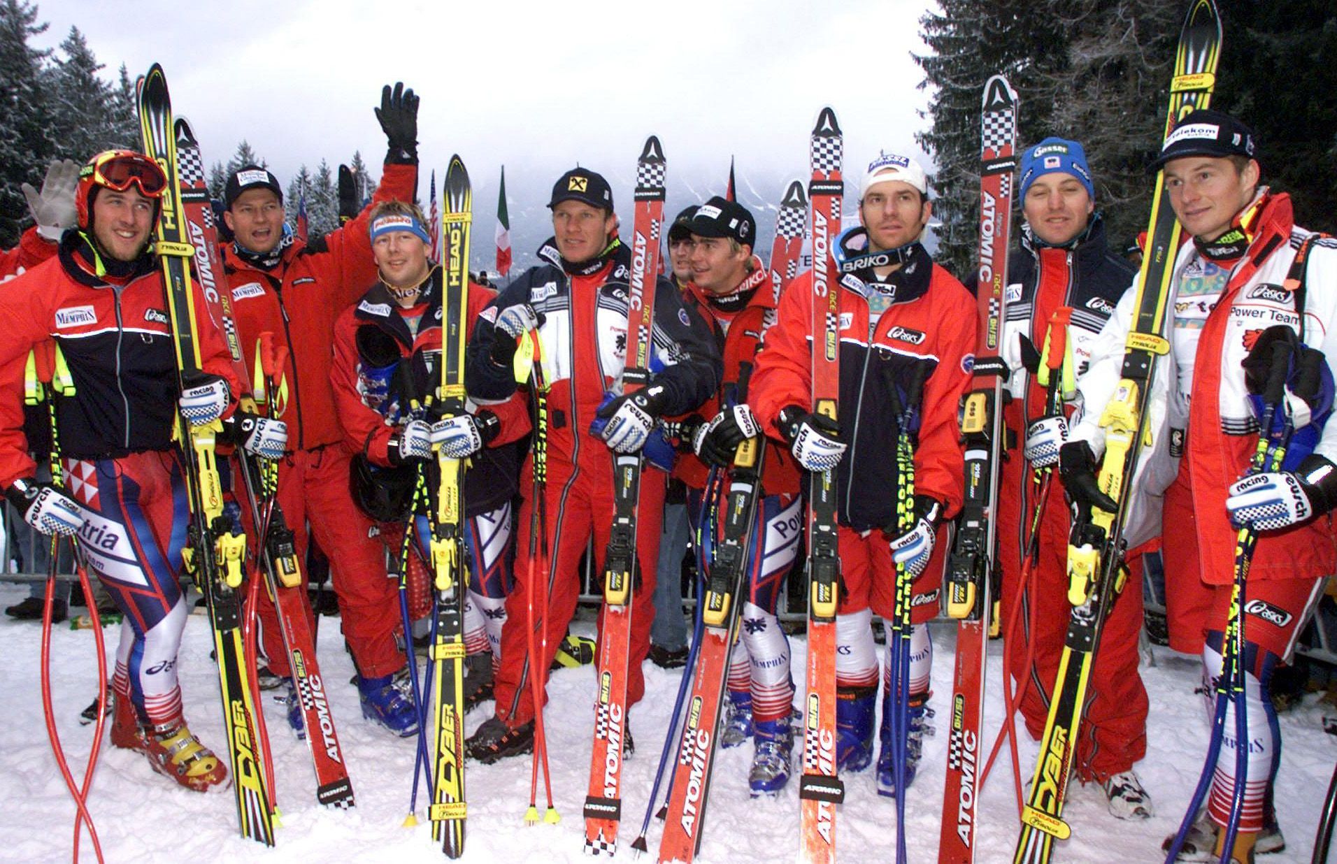 Hermann Maier und seine ÖSV-Kollegen beim Neunfachsieg.