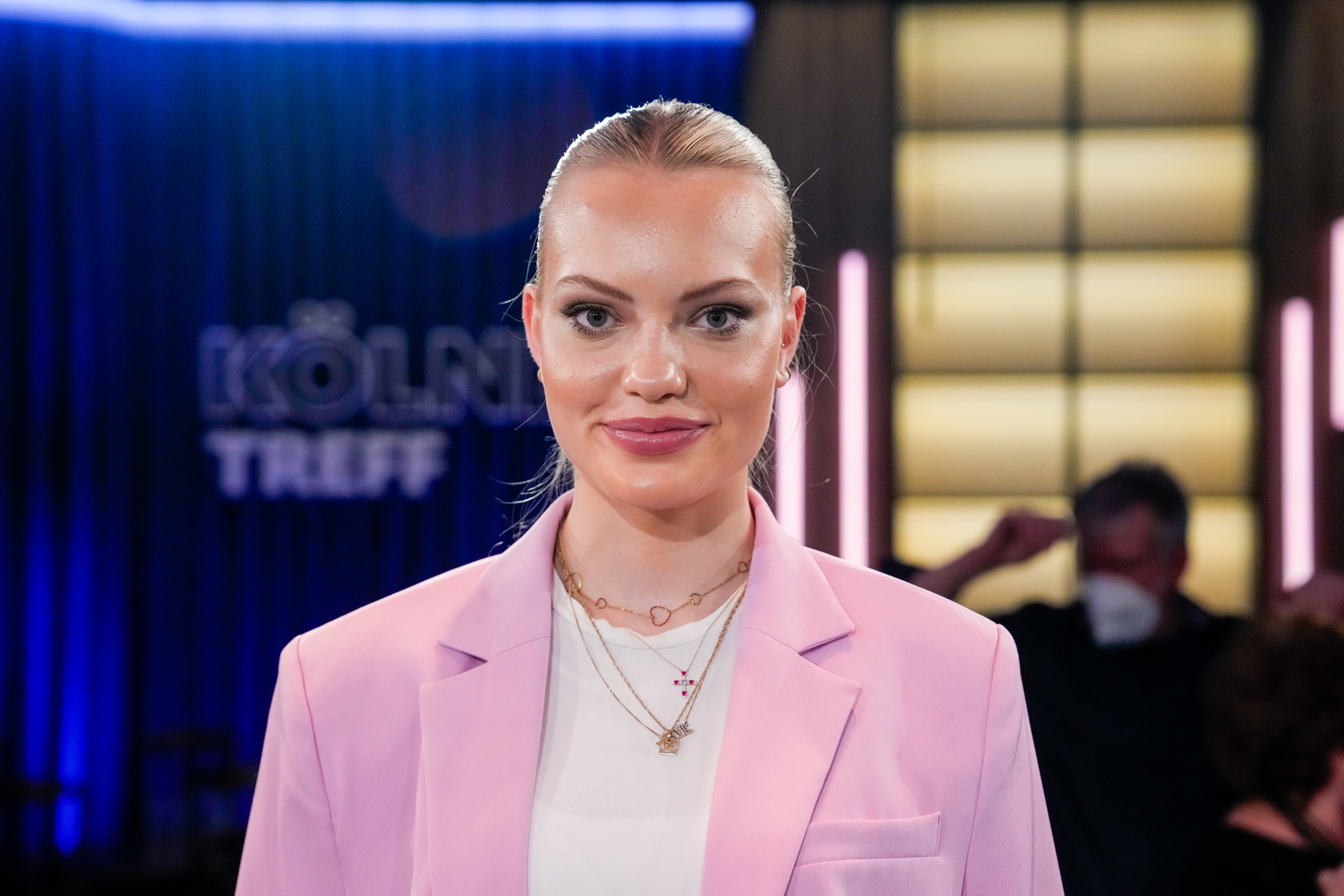 Cheyenne Ochsenknecht lächelt