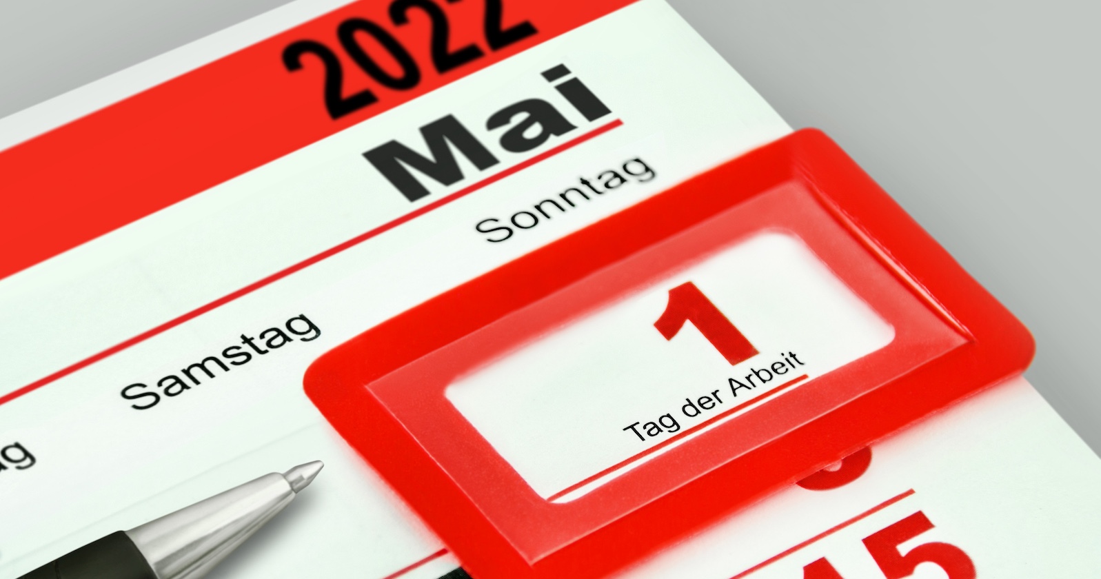Kalender zeigt Staatsfeiertag am Sonntag. | Credit: iStock.com/Santje09