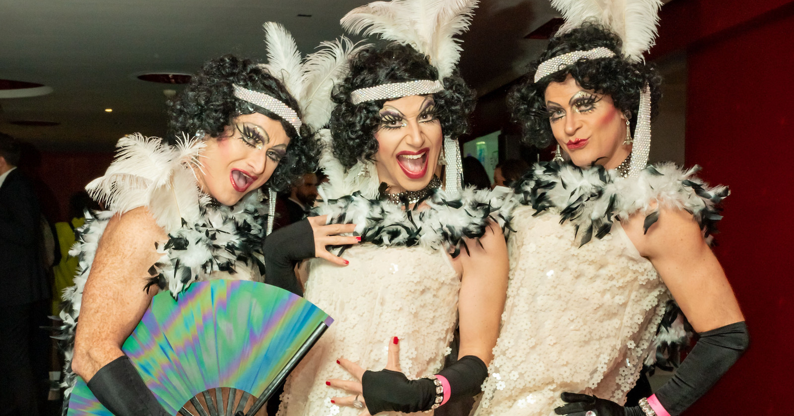 Drei Drag Queens am Regenbogenball | Credit: Isabelle Ouvrard/SEPA.Media/picturedesk.com