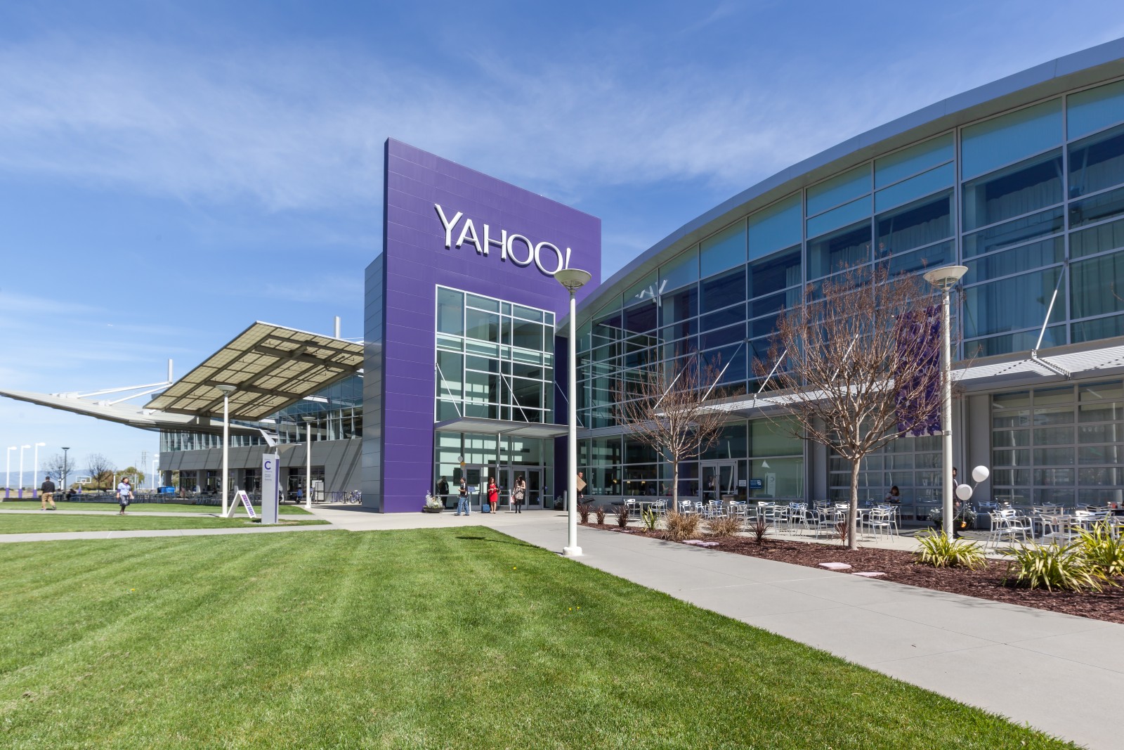 Yahoo-Firmensitz von außen | Credit: iStock.com/JHVEPhoto