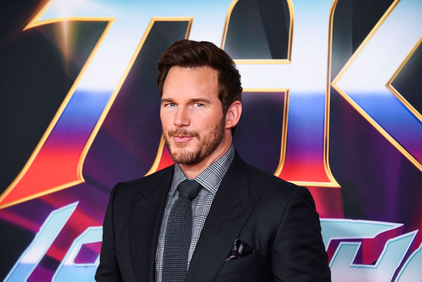 Chris Pratt bei einem öffentlichen Auftritt im Anzug | Credit: Jon Kopaloff / AFP Getty / picturedesk.com