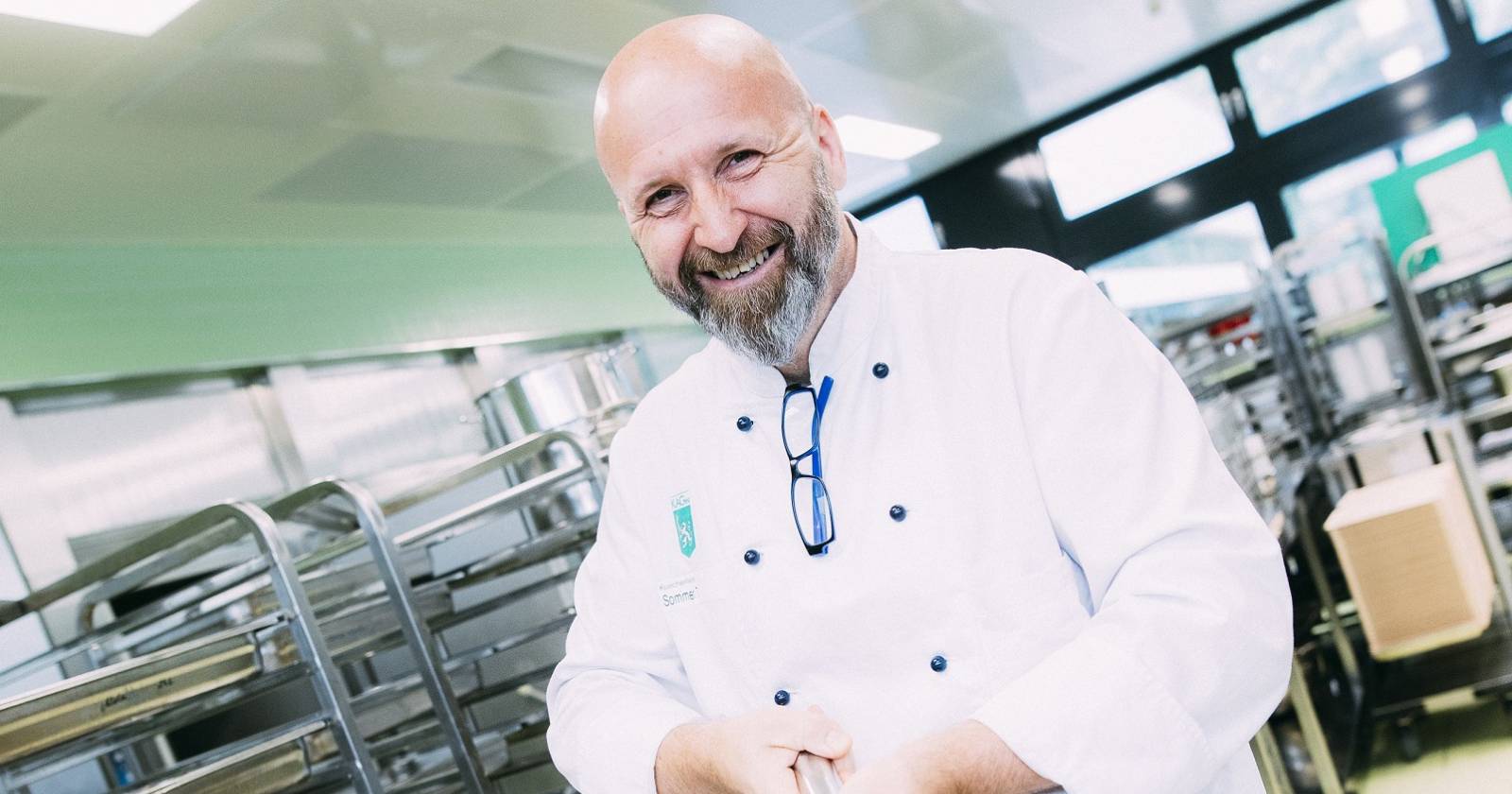Thomas Sommer bei seiner Arbeit als Küchenmeister | Credit: Thomas Sommer
